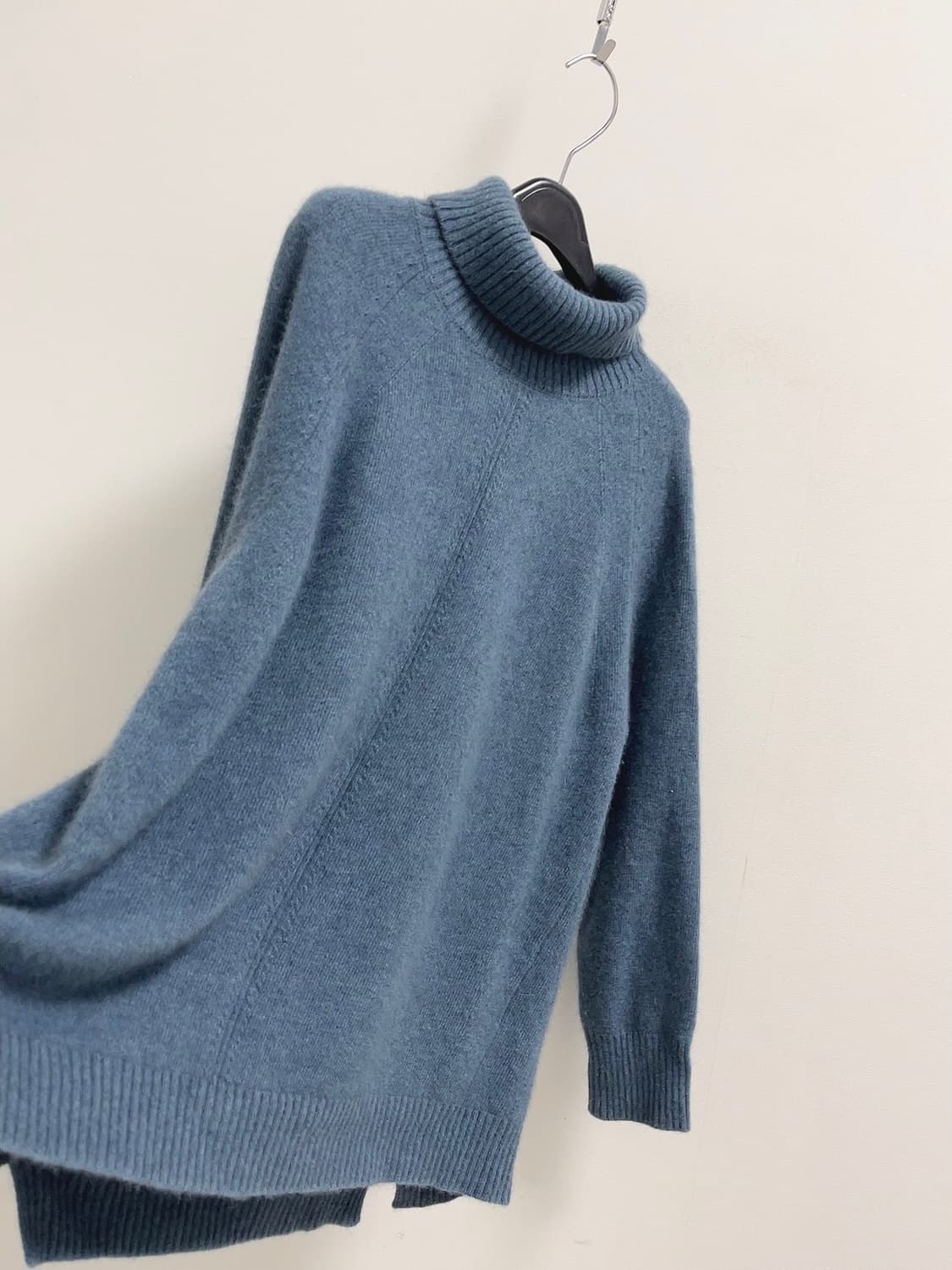 멜리사 라쿤 혼방 터틀넥 니트 상품이미지2