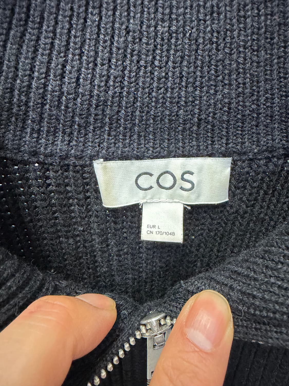 정품) COS 코스 여성 오버핏 블랙 니트 반집업 니트 L 상품이미지6