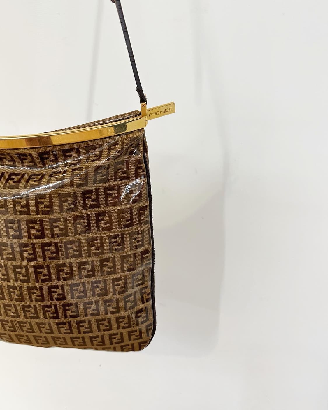 펜디 브라운 에나멜 맘마 크로스백  상품이미지4