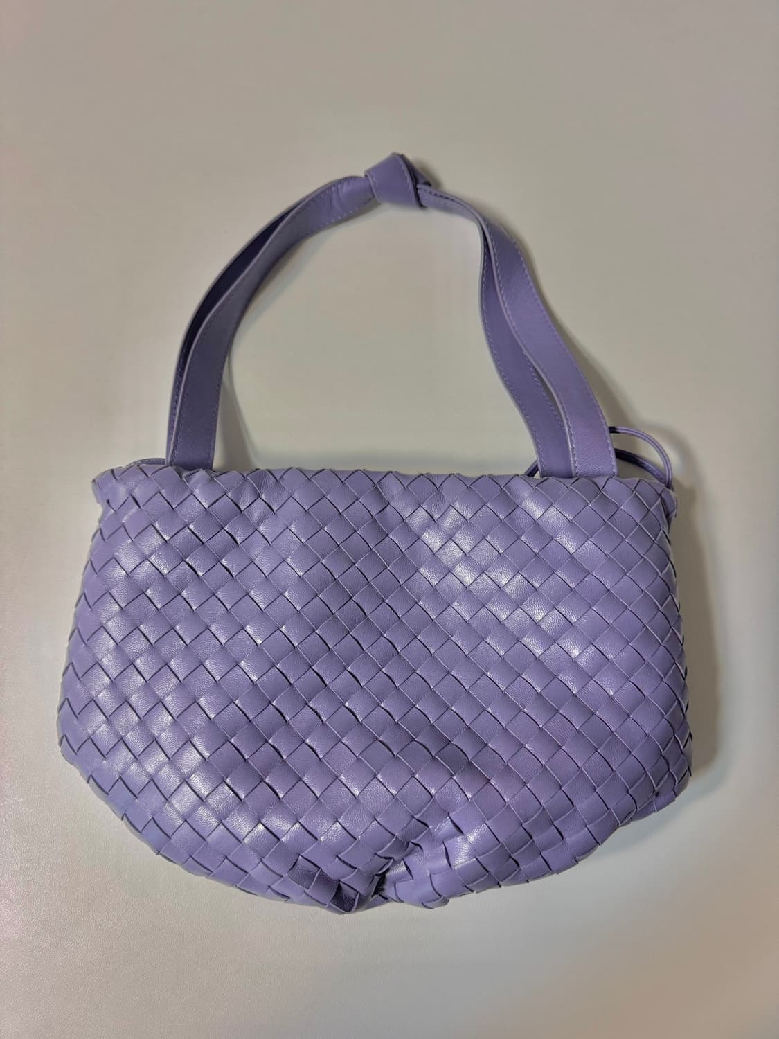 보테가베네타 벌브백 스몰 라일락 컬러 상품이미지1