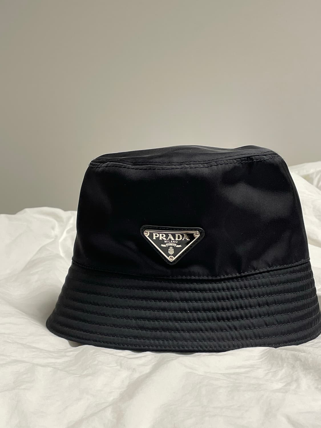 프라다 버킷햇 상품이미지2