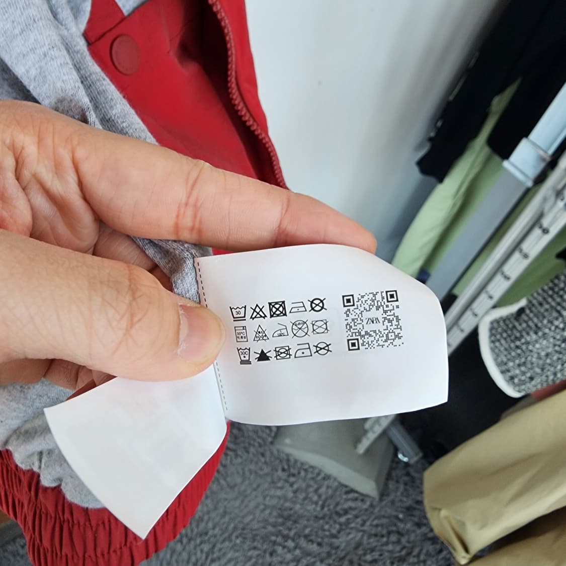 자라x챔피온 레드 바람막이 자켓 상품이미지8