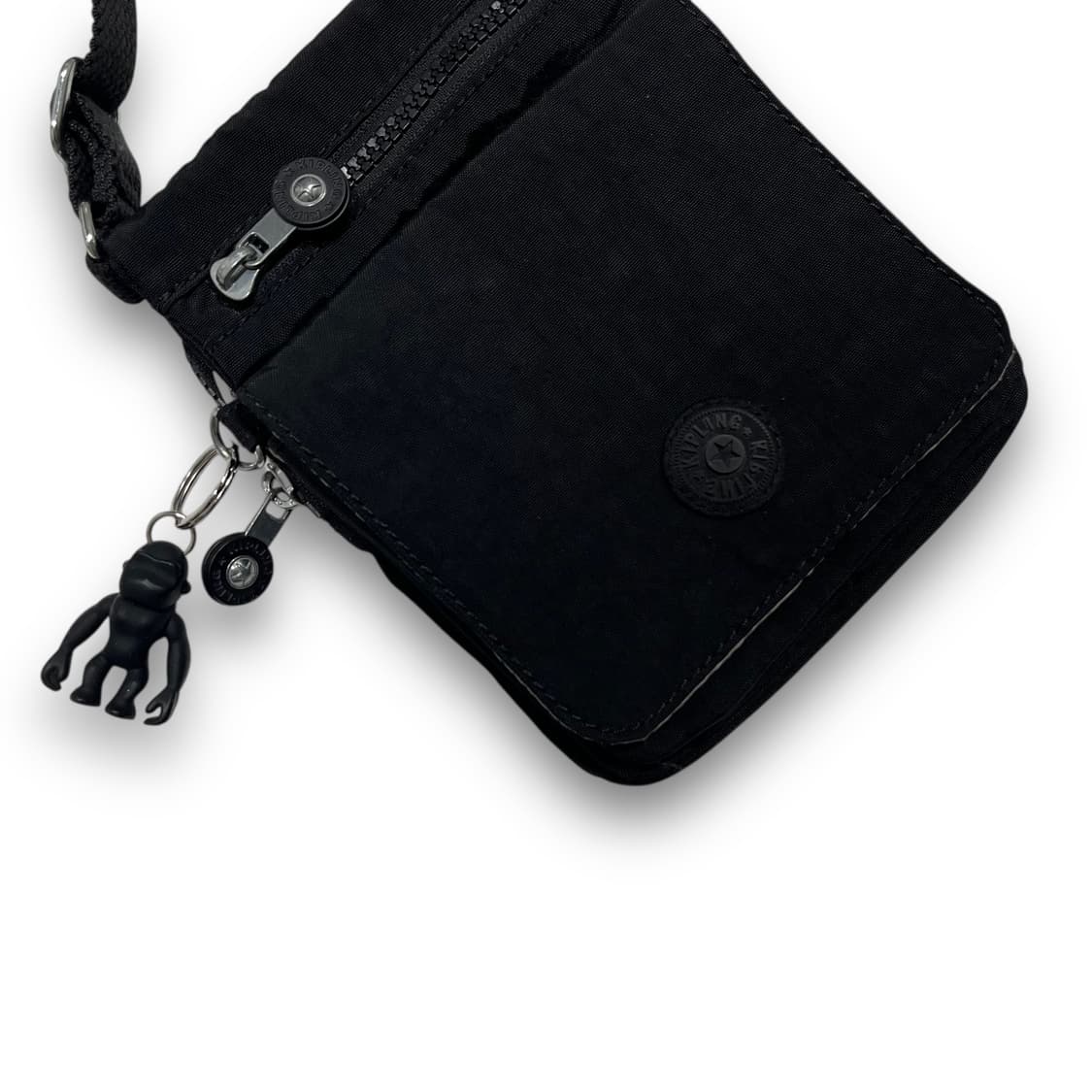 키플링 뉴 엘도라도 마그네틱 스냅 포켓 다크 미니 크로스백 상품이미지4
