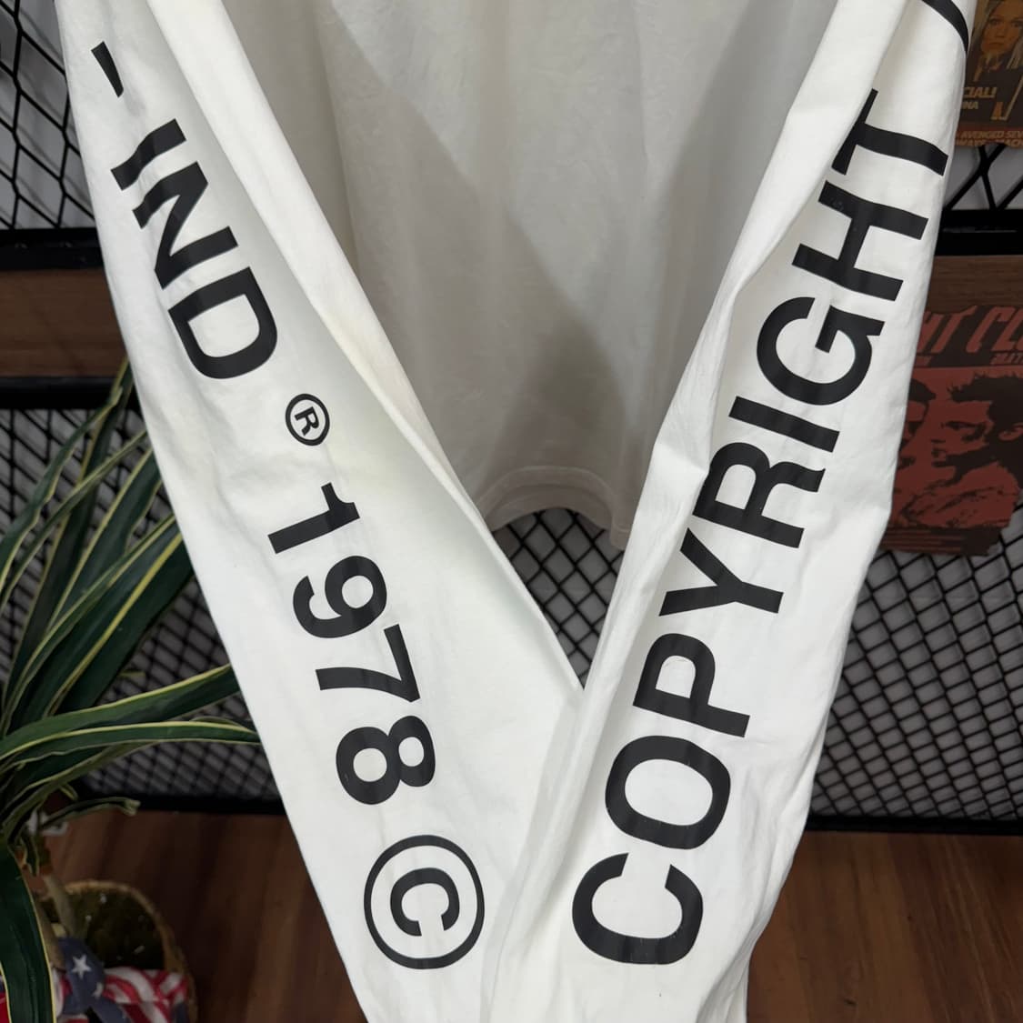 디젤 재패니즈 캐릭터 그래픽 롱슬리브 사이드 레터링 포인트 화이트 상품이미지5