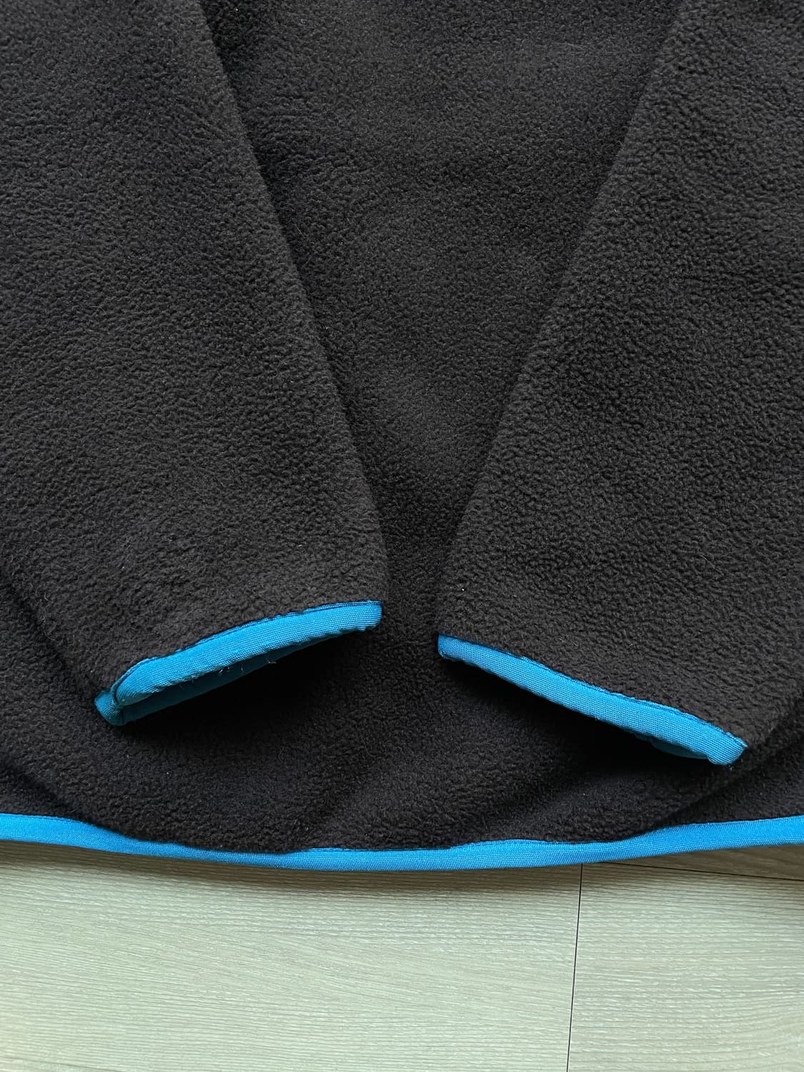 파타고니아 신칠라 브라운 플럼 잔나비 최정훈 착용 상품이미지7