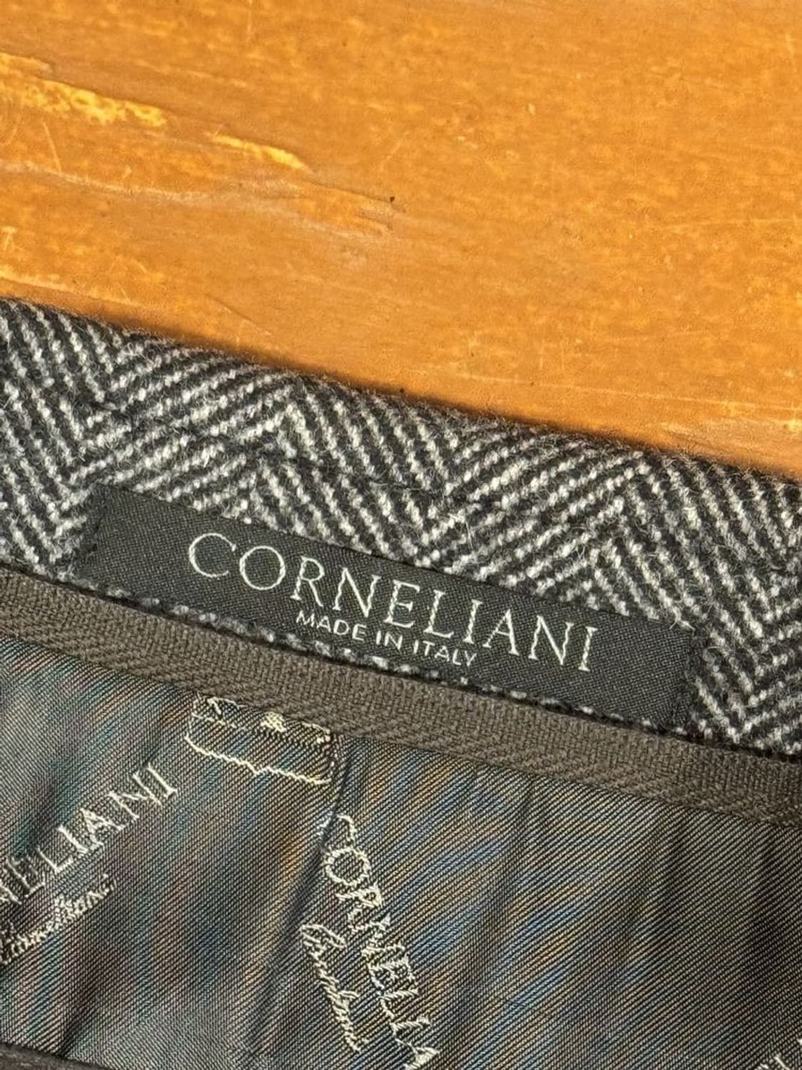 꼬르넬리아니 코트 상품이미지9