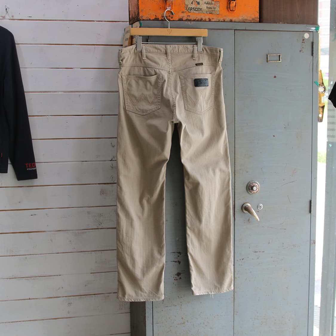 (착용컷) Wrangler 베이지 진 (남성용 36.5) 상품이미지2
