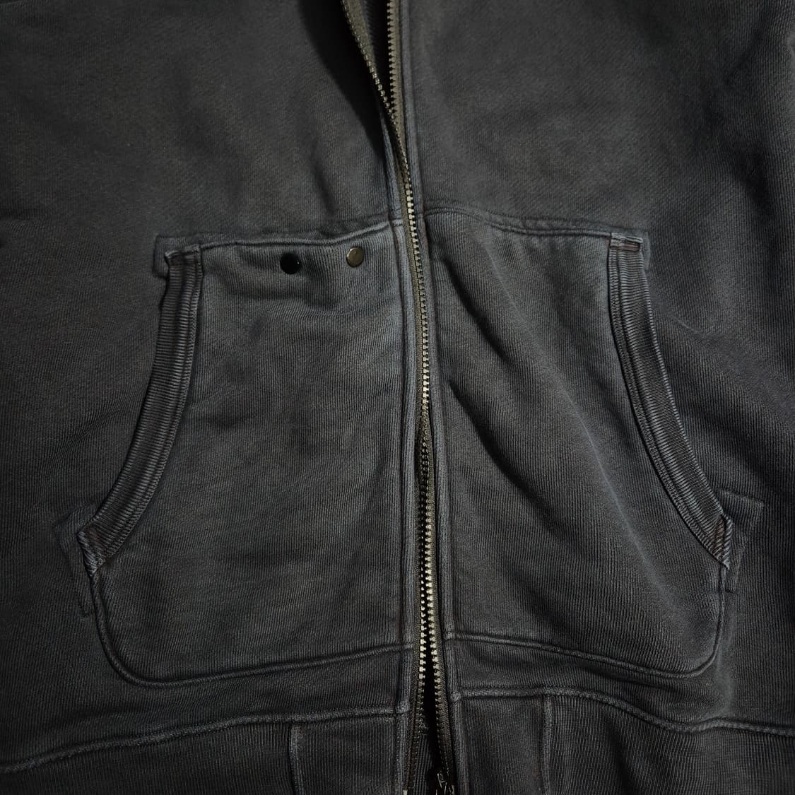 스톤아일랜드 24년도 와펜 L사이즈 후드집업 상품이미지3