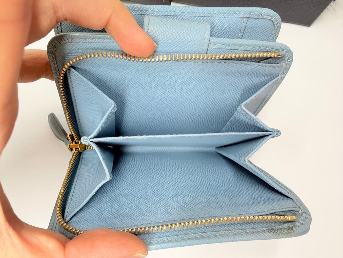[정품] 프라다 사피아노 스카이블루 지갑 상품이미지7