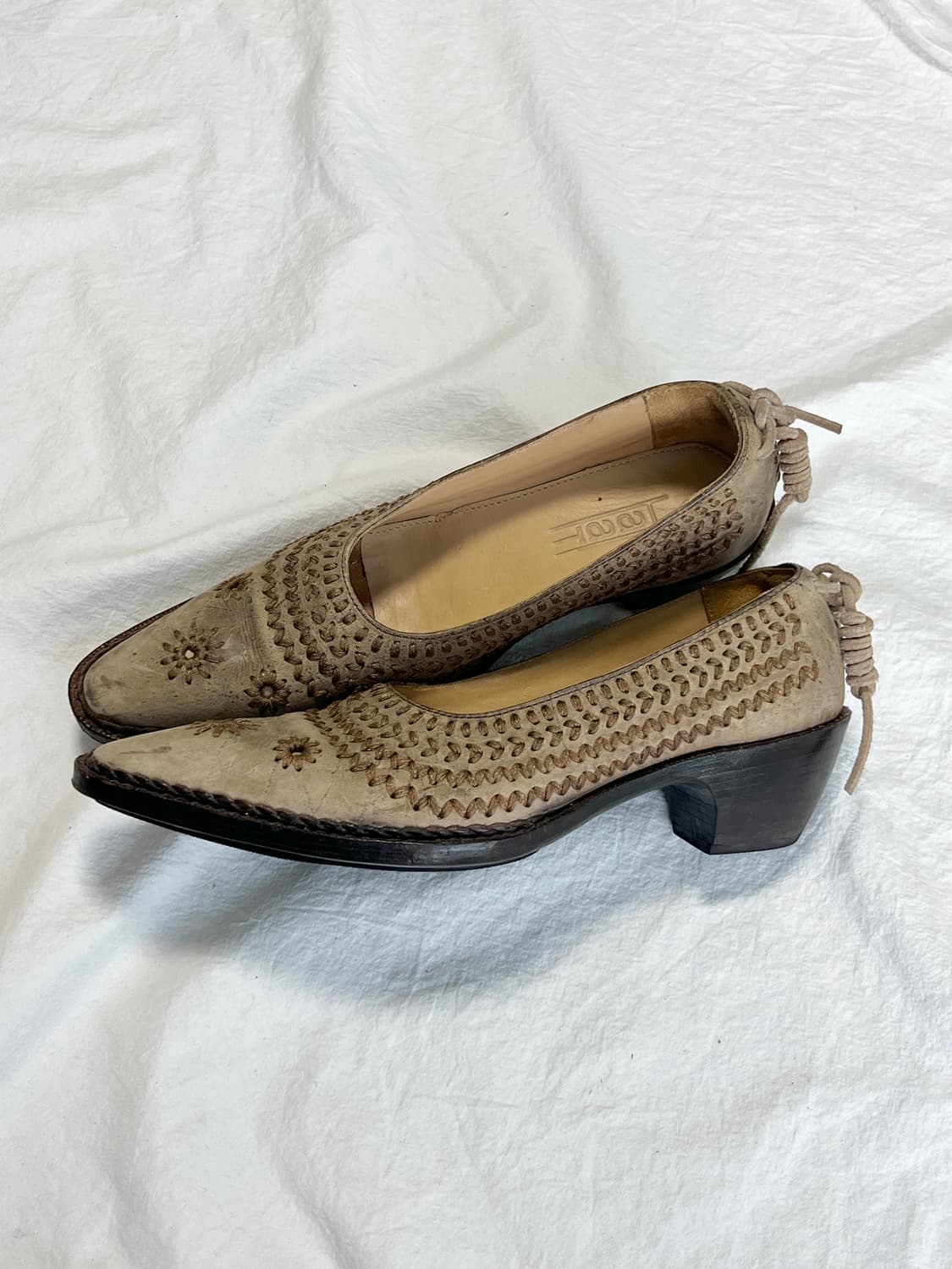 [36/245] 이세이미야케 HAAT 빈티지 펌프스 구두 상품이미지2