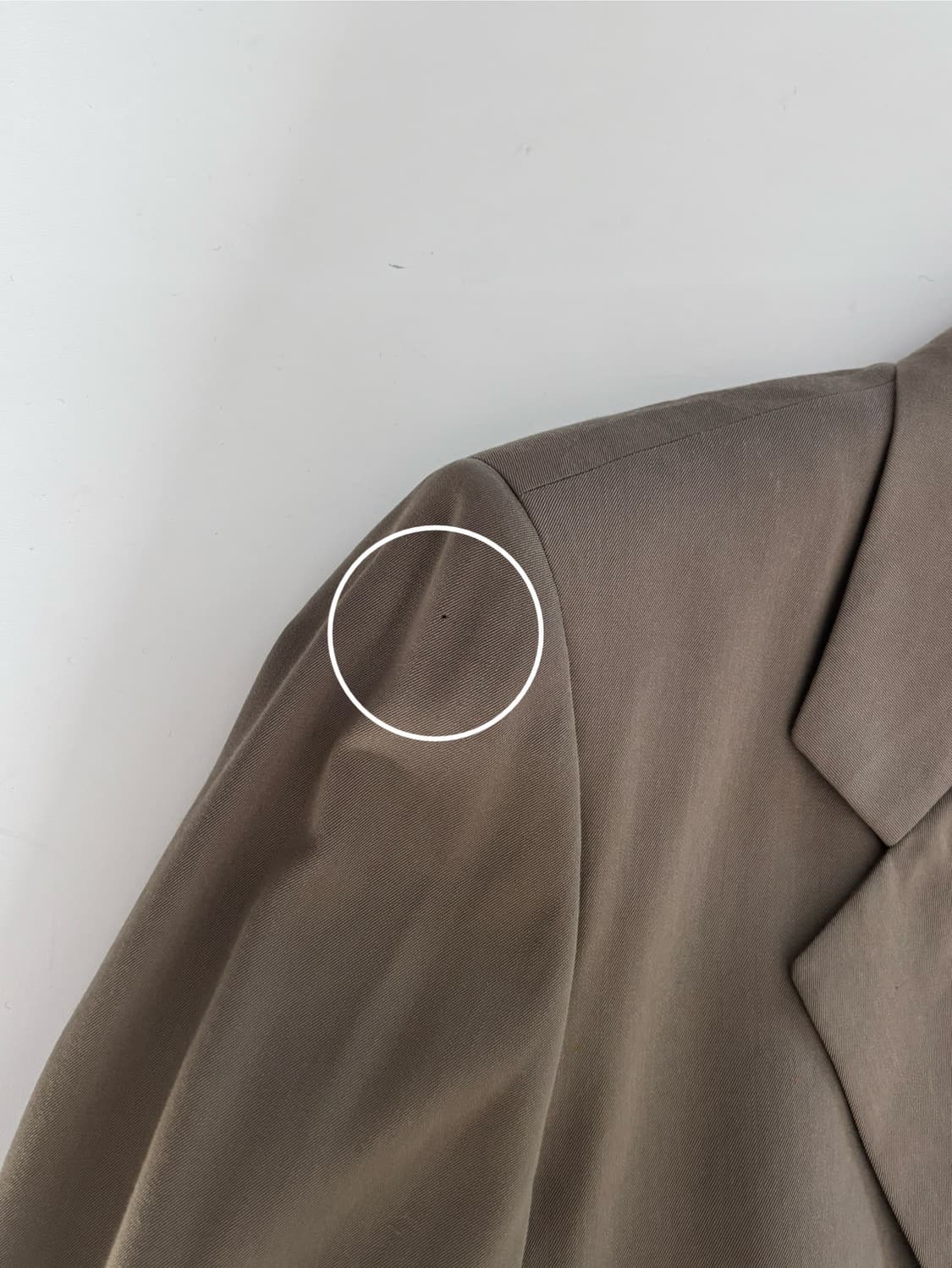 Issey Miyake 이세이 미야케 카키 비대칭 블레이저 상품이미지10