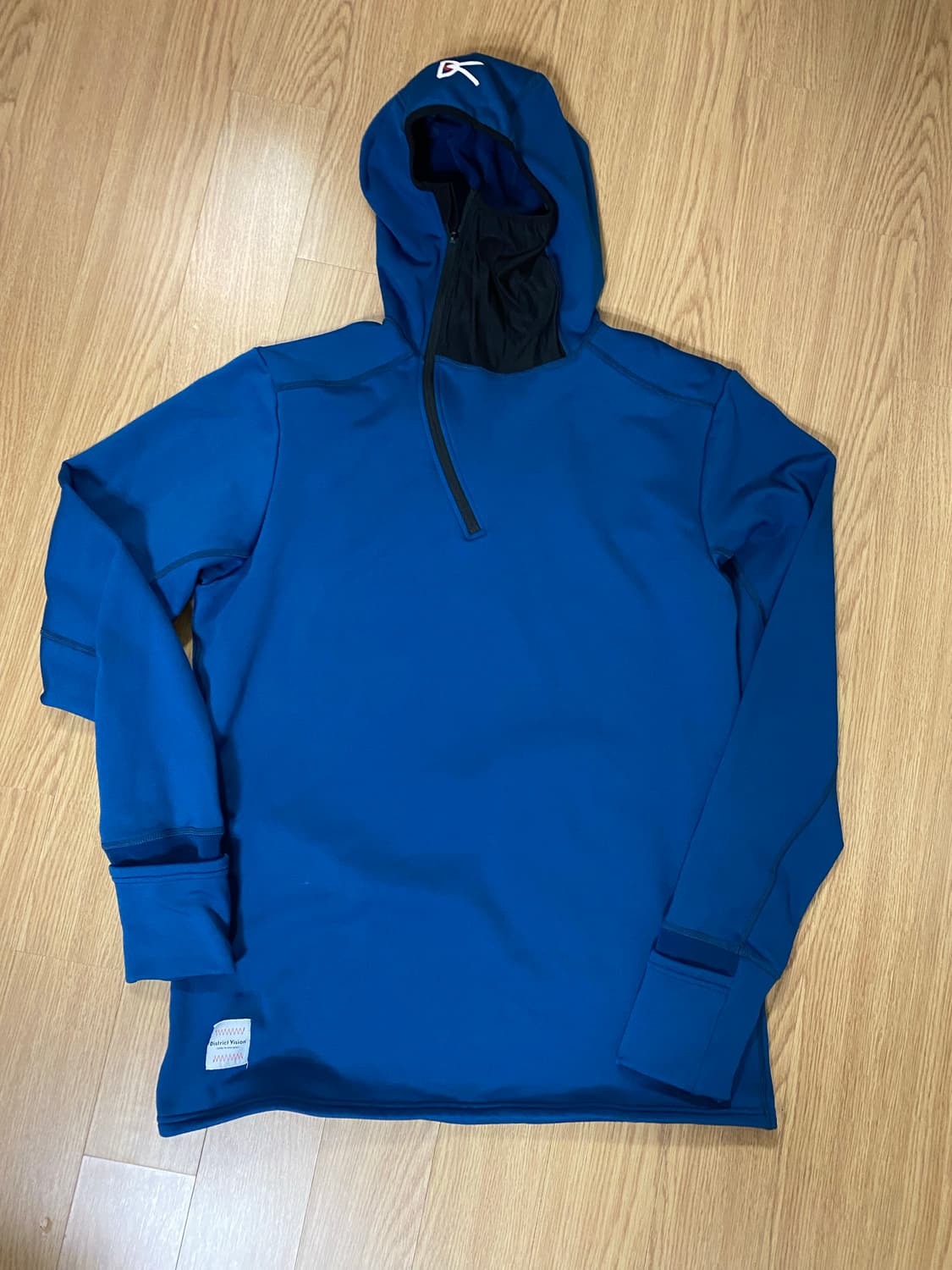 디스트릭트 비전 후디 상품이미지1