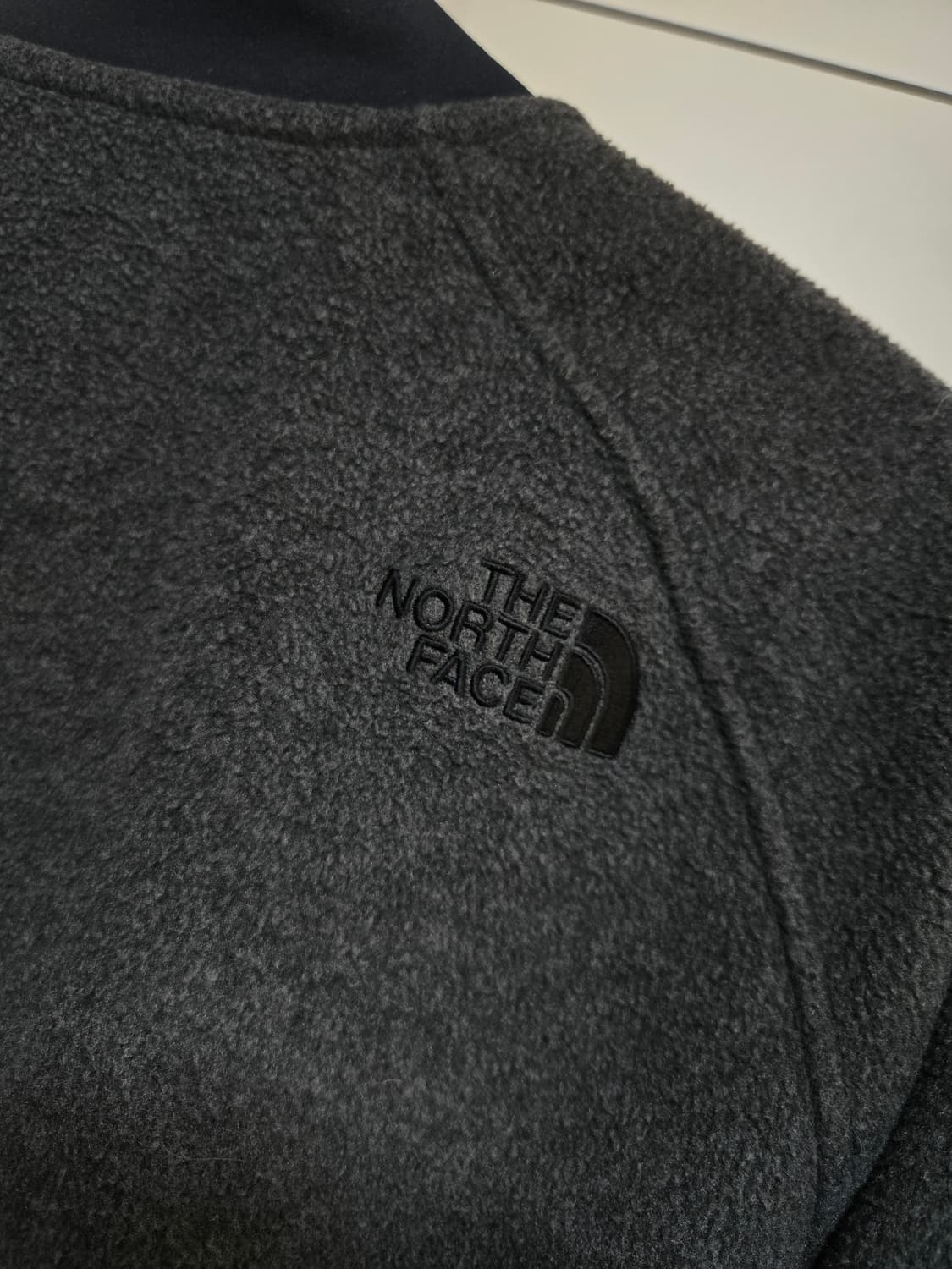 노스페이스 여성 차콜 보아털 후리스 집업 상품이미지6