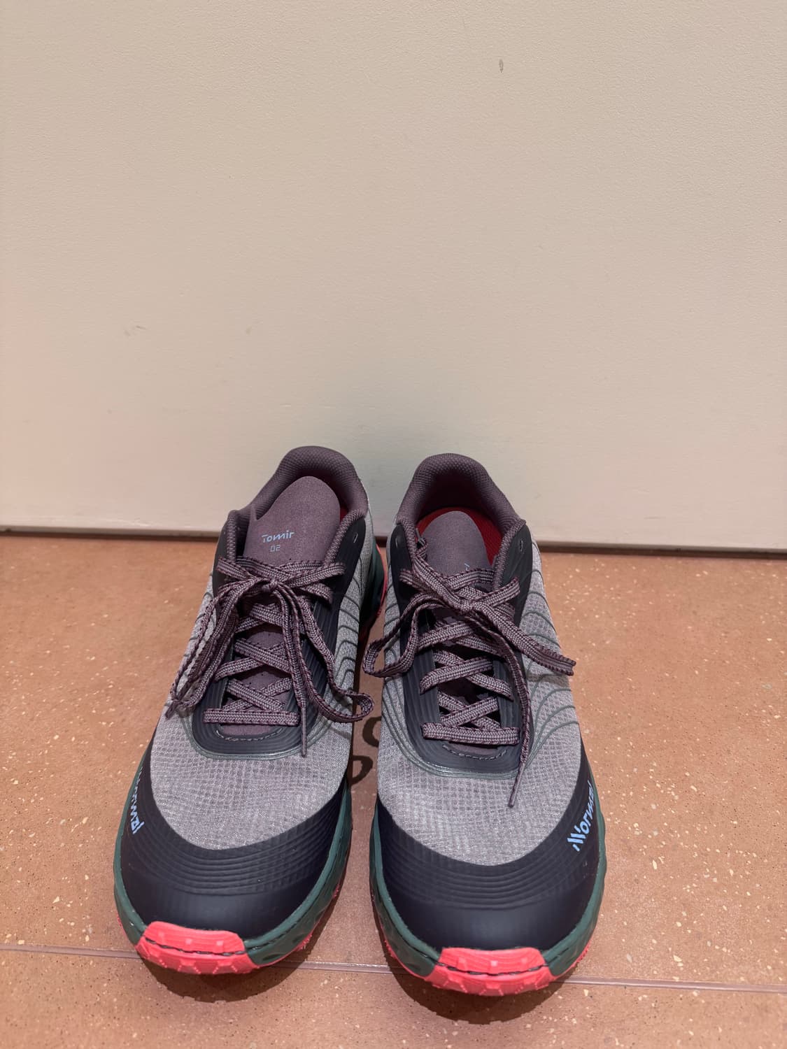 노말(NNormal) 토미르 2 퍼플 컬러 판매합니다.  상품이미지1