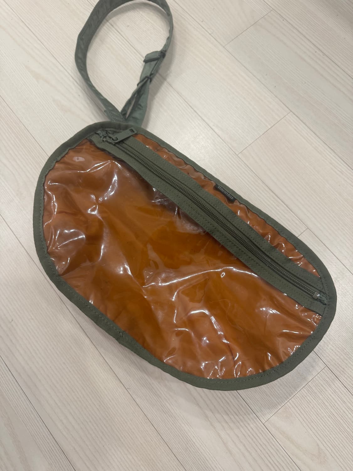 포터 탱커 숄더백 하프문 카키 상품이미지7