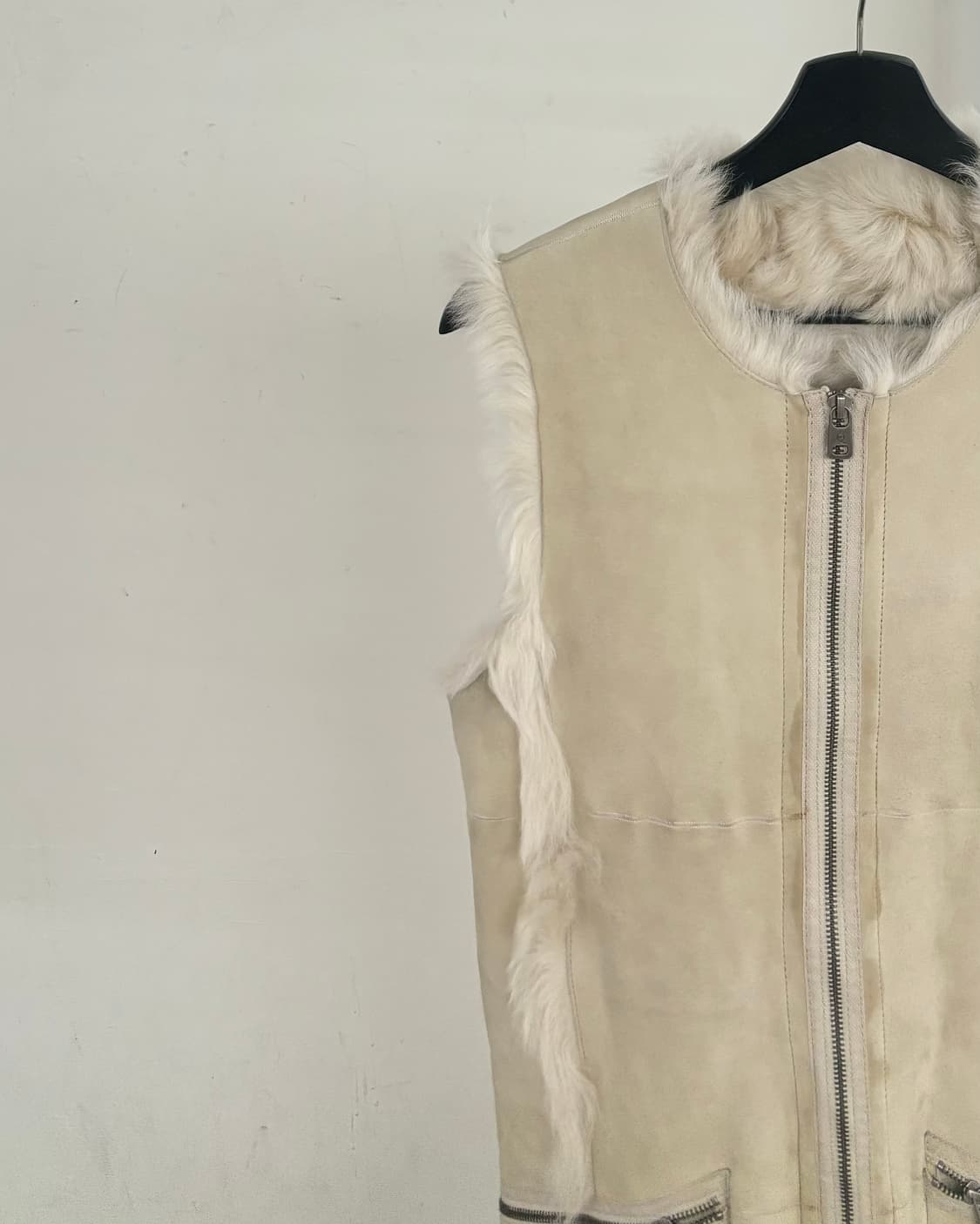 알렉산더 맥퀸 리버서블 시어링 베스트 상품이미지3