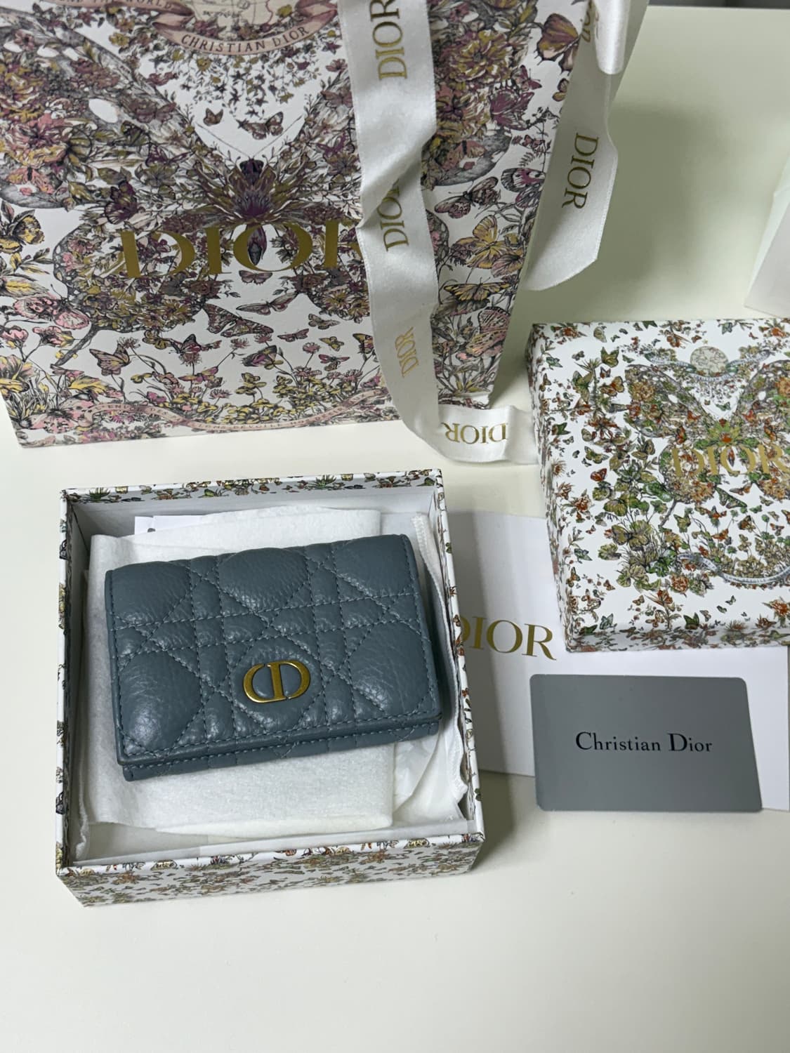 디올 카로 카드지갑 클라우드블루 (구성품O) 상품이미지2