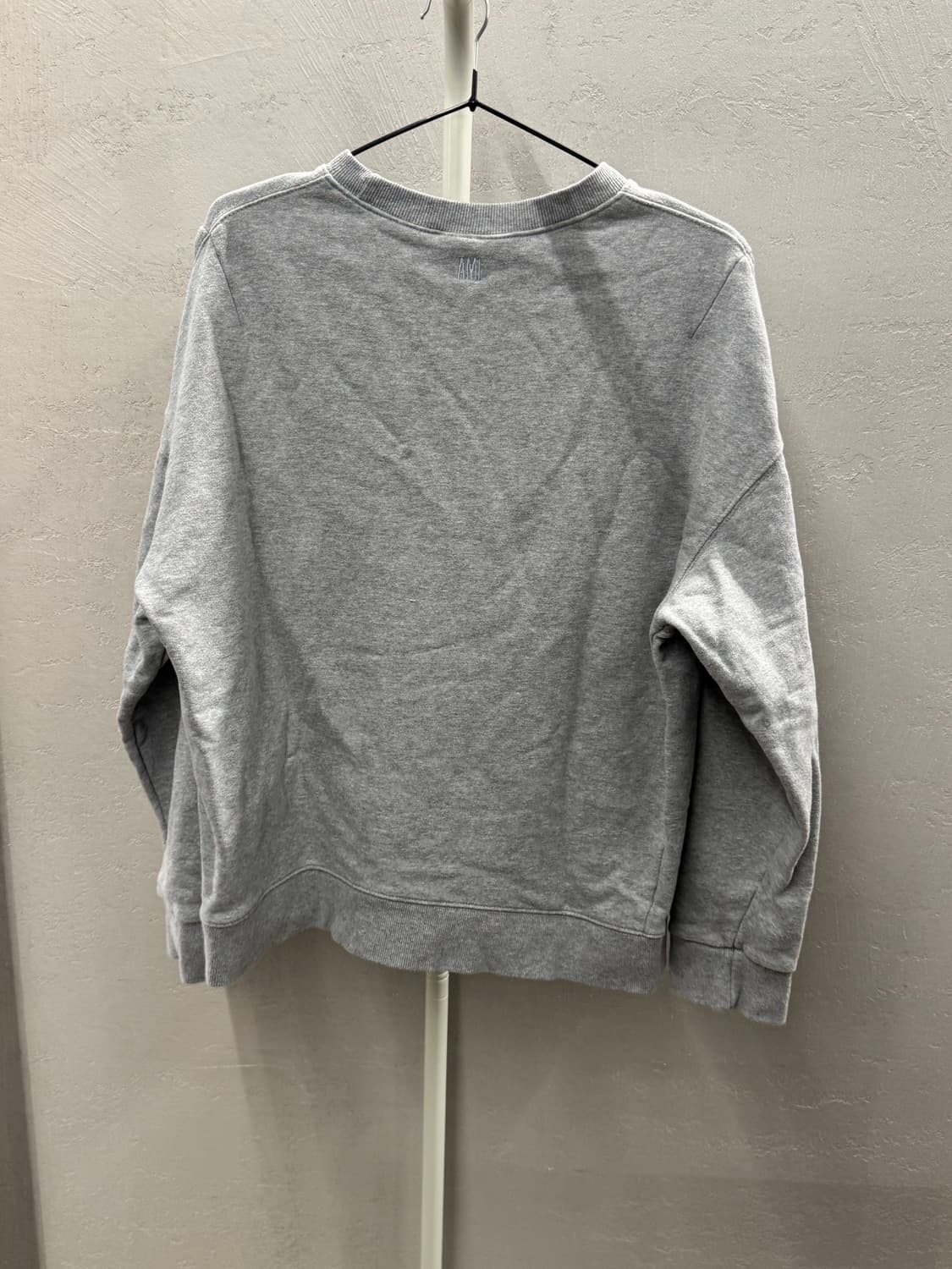 아미 스몰하트 로고 맨투맨 그레이 M 상품이미지7