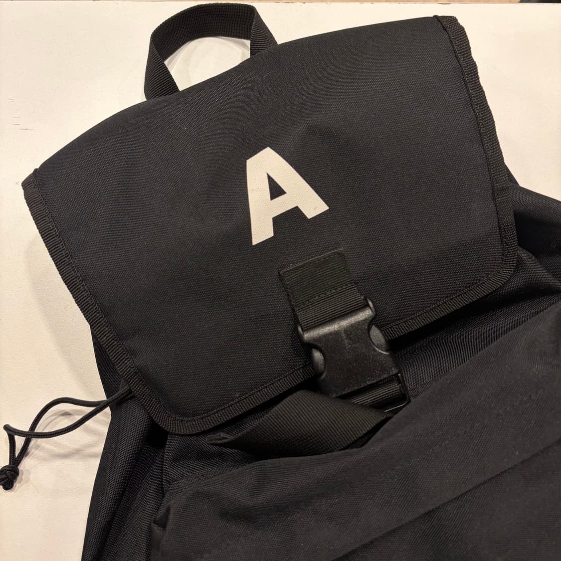 아더에러 오버사이즈 블랙 백팩 상품이미지5