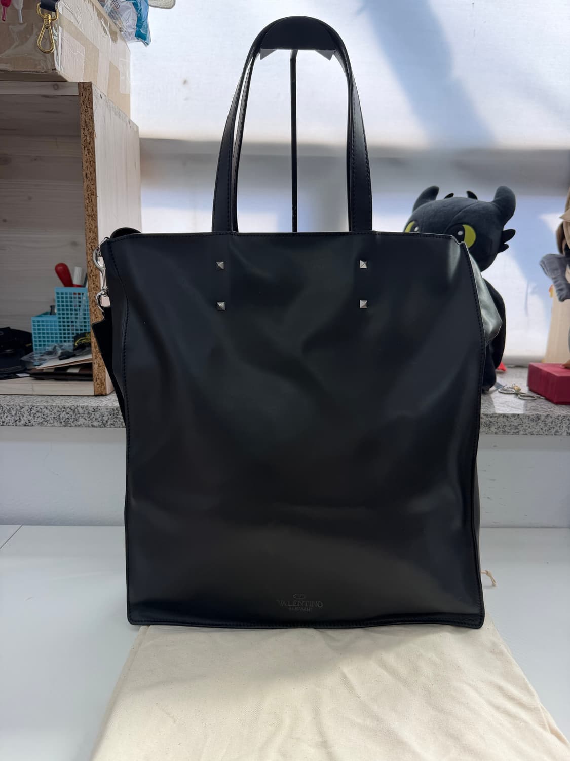 정품) 발렌티노 남성 VLTN 블랙 쇼퍼백 숄더백 상품이미지3
