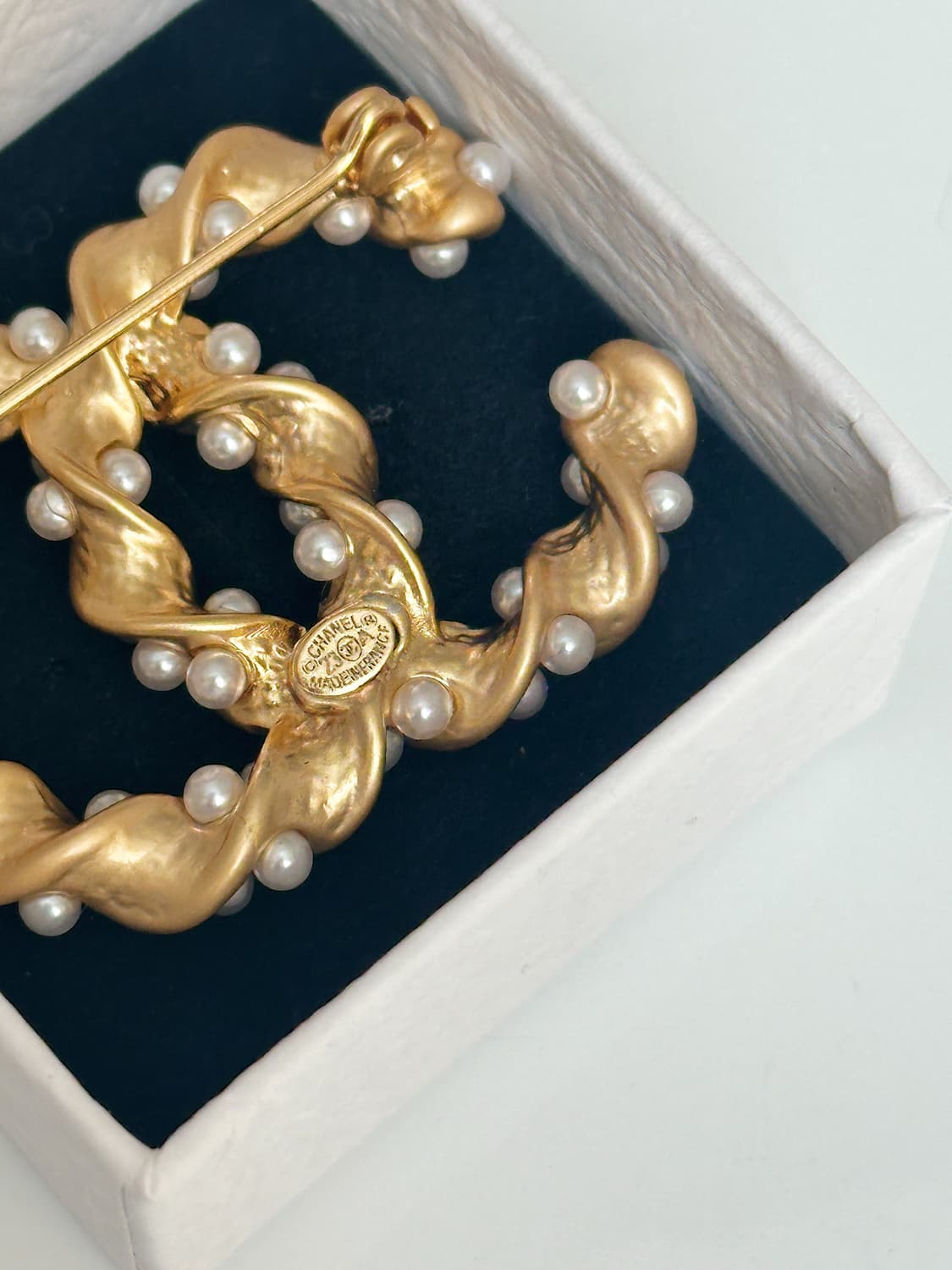 샤넬 골드 꼬임 진주 업사이클링 브로치 상품이미지3