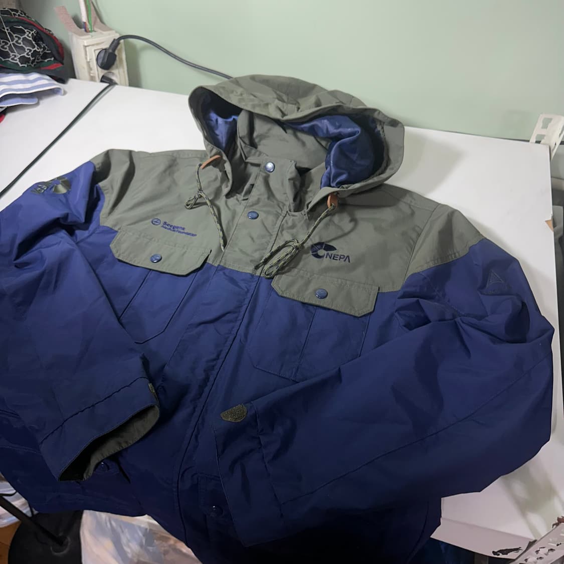 100 L 네파 후드탈부착 배색 4포켓 나일론 등산 바람막이 상품이미지2