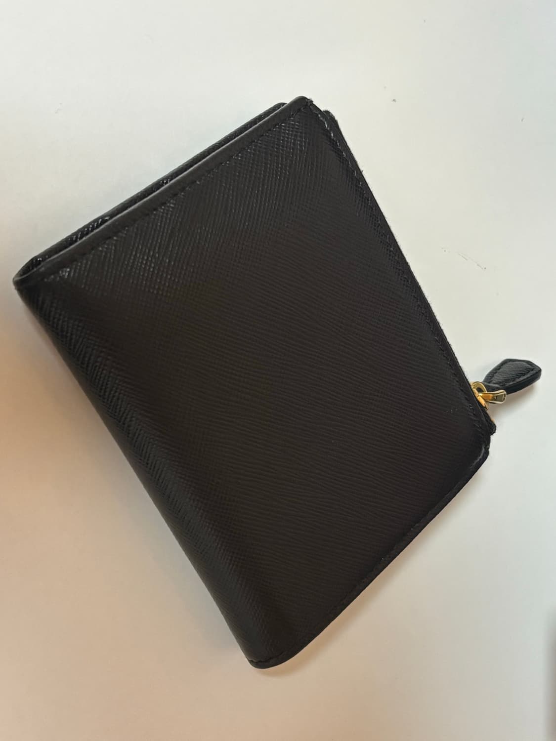 프라다 사피아노 메탈로고 카프스킨 반지갑 블랙&핑크 상품이미지2