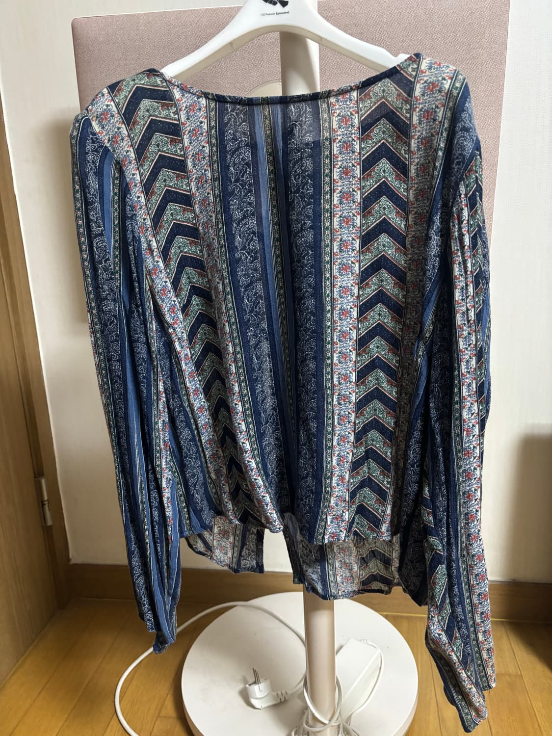 H&M 오리엔탈 패턴 블라우스 상품이미지2