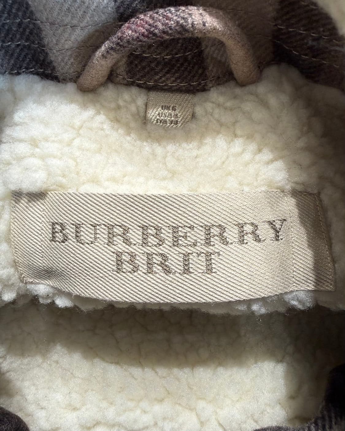 버버리 브릿 브라운 노바체크 무스탕 자켓  상품이미지8