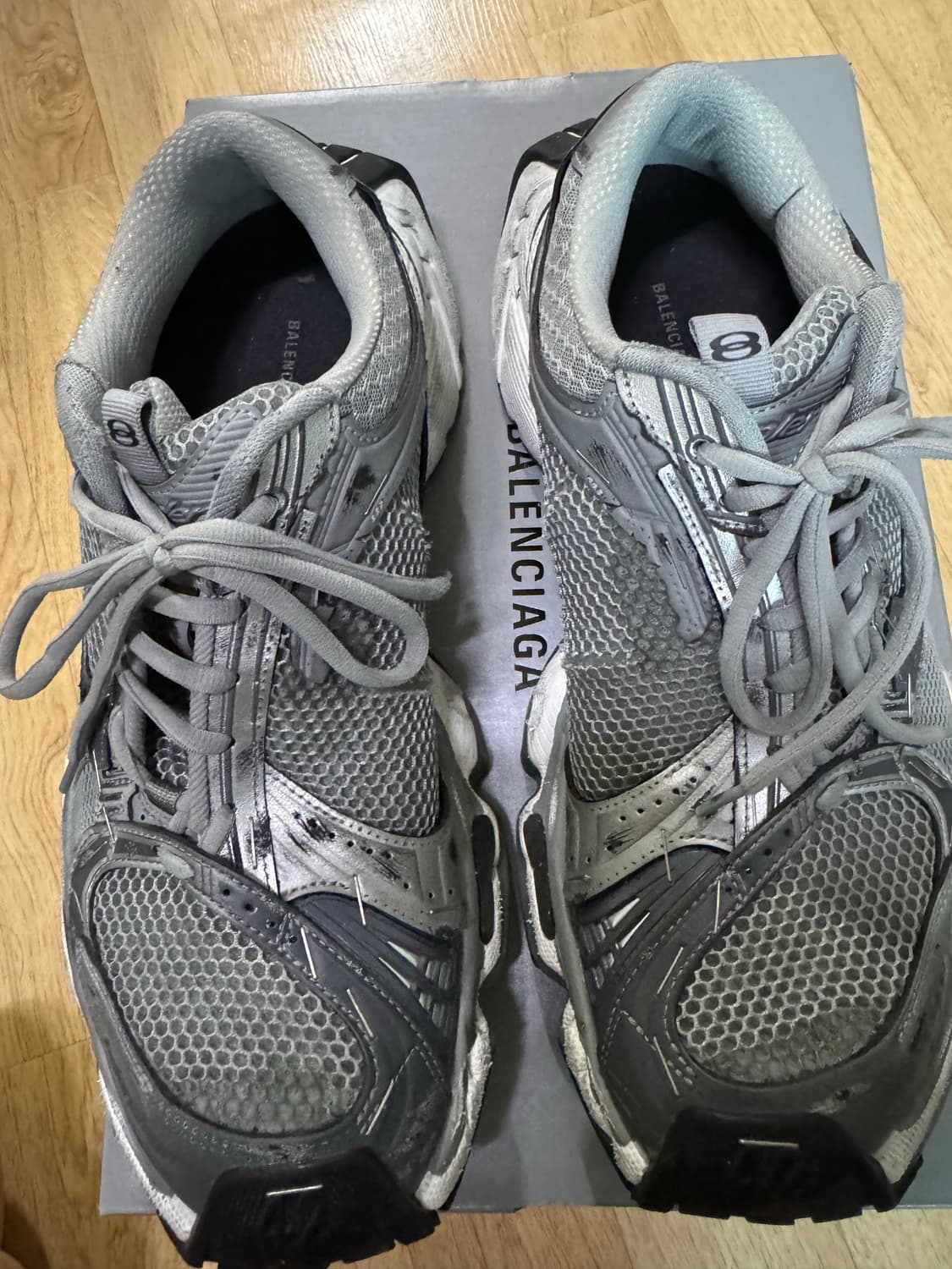 [42] 발렌시아가 스테이플러 스니커즈 그레이 상품이미지3