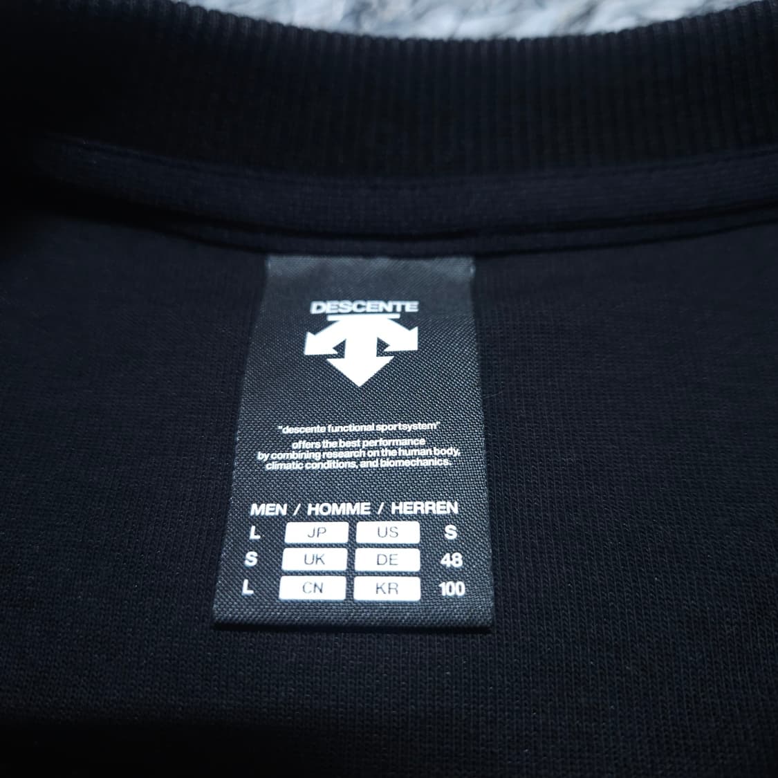 데상트)100 남자 듀얼 맨투맨티셔츠 / 왕눈이샵 상품이미지9