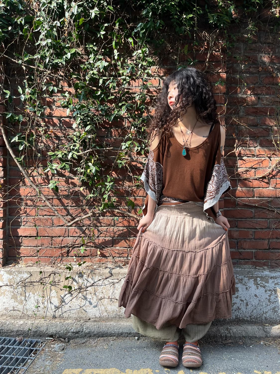 브라운 그라데이션 미디 스커트 상품이미지1