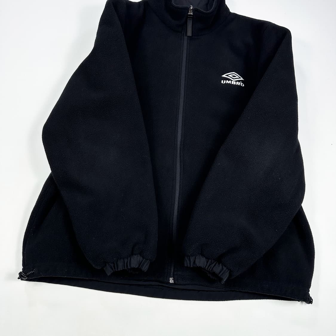 엄브로 리버시블 백로고 블랙 후리스 점퍼 (M) 상품이미지4