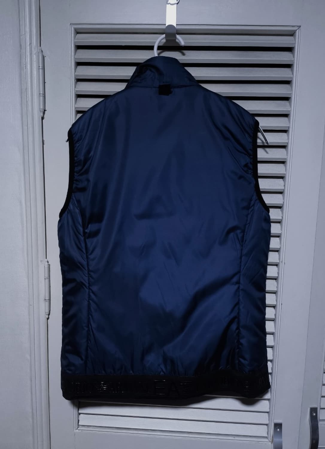 EU M 알마니 경량패딩조끼 상품이미지5