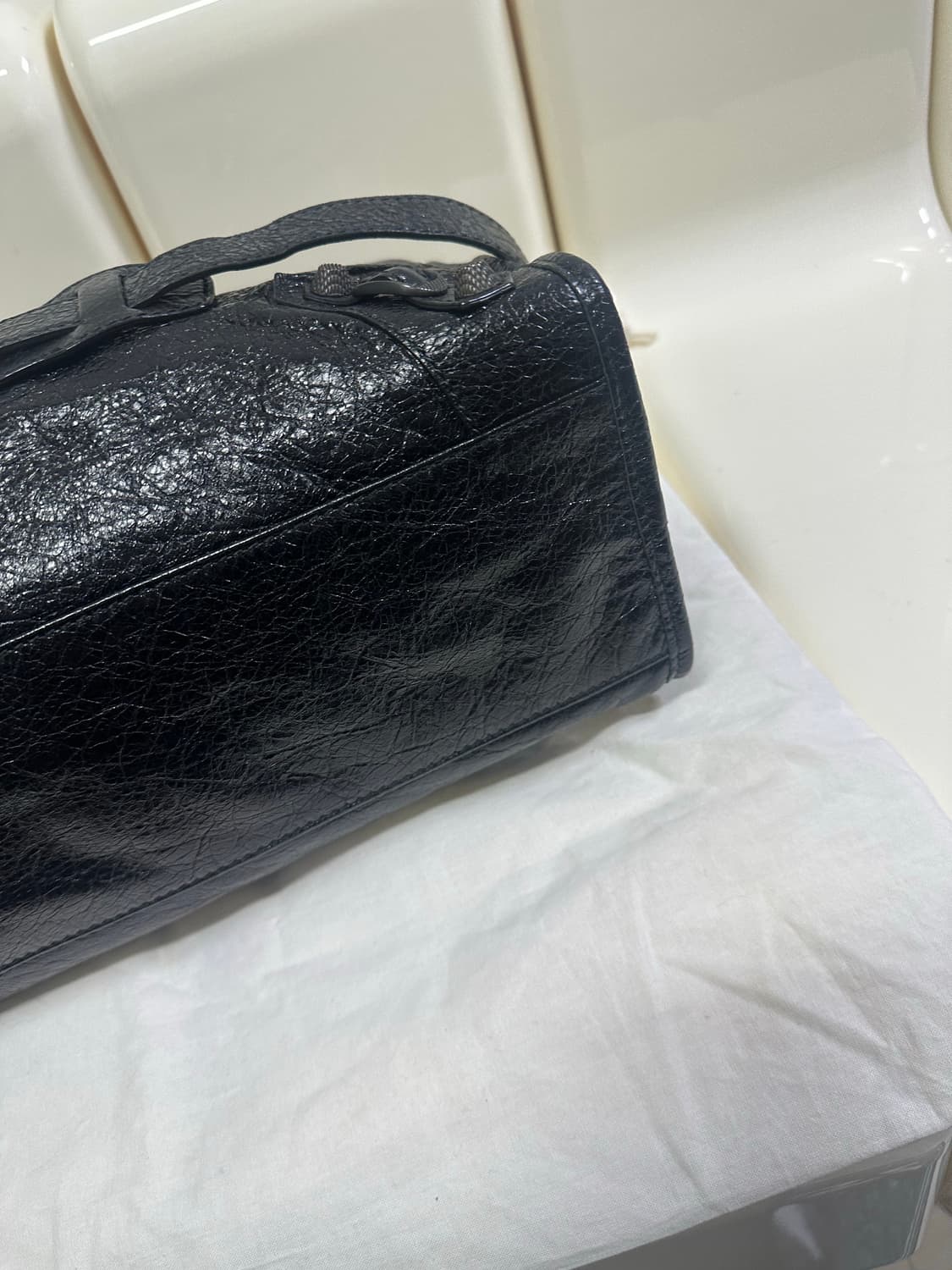 [SA 정품] 발렌시아가 시티 모터백 미디움 블랙 상품이미지5