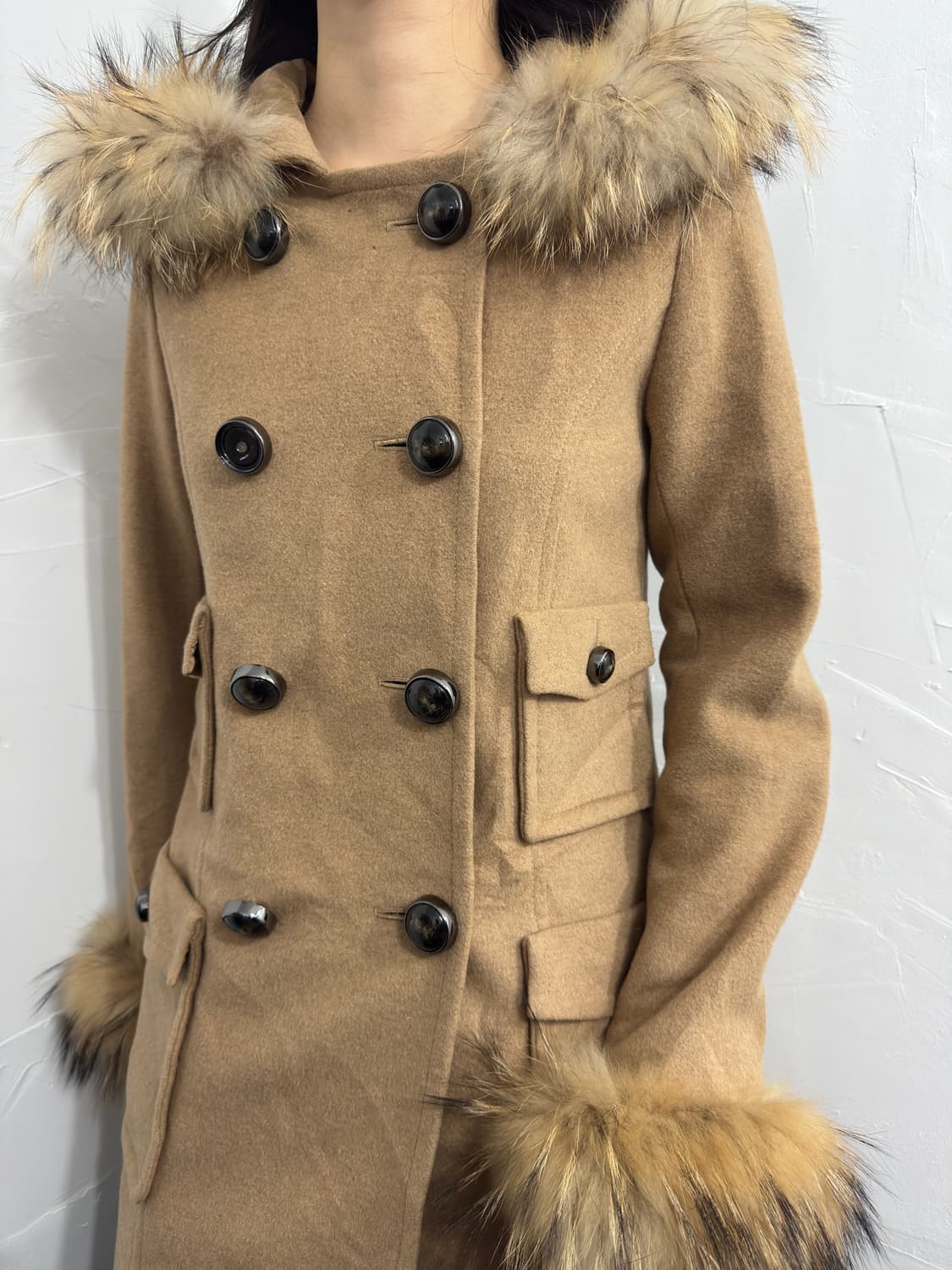 grace contental camel fur detail coat 상품이미지3