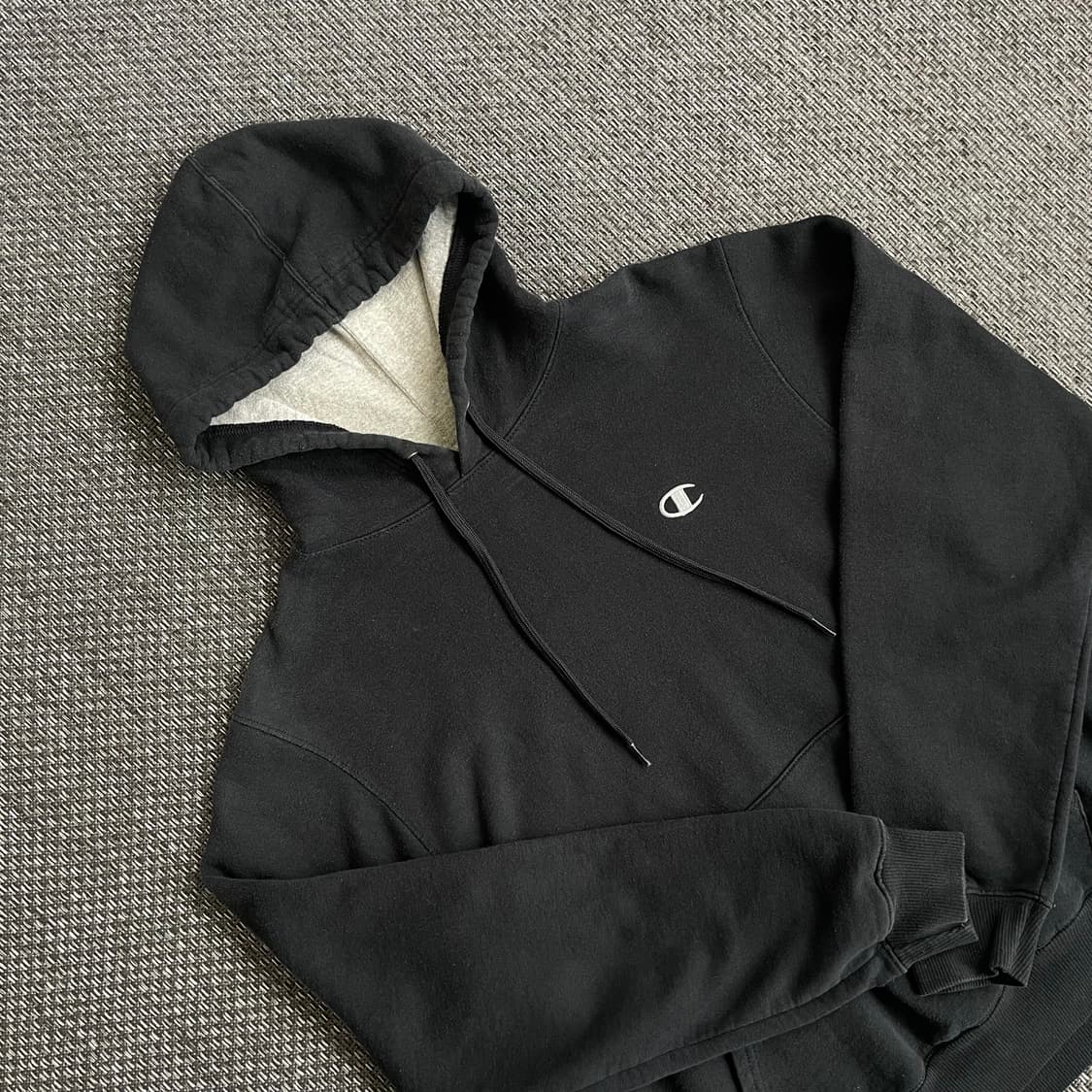 챔피온 블랙 스몰로고 베이직 기모 후드티 상품이미지2