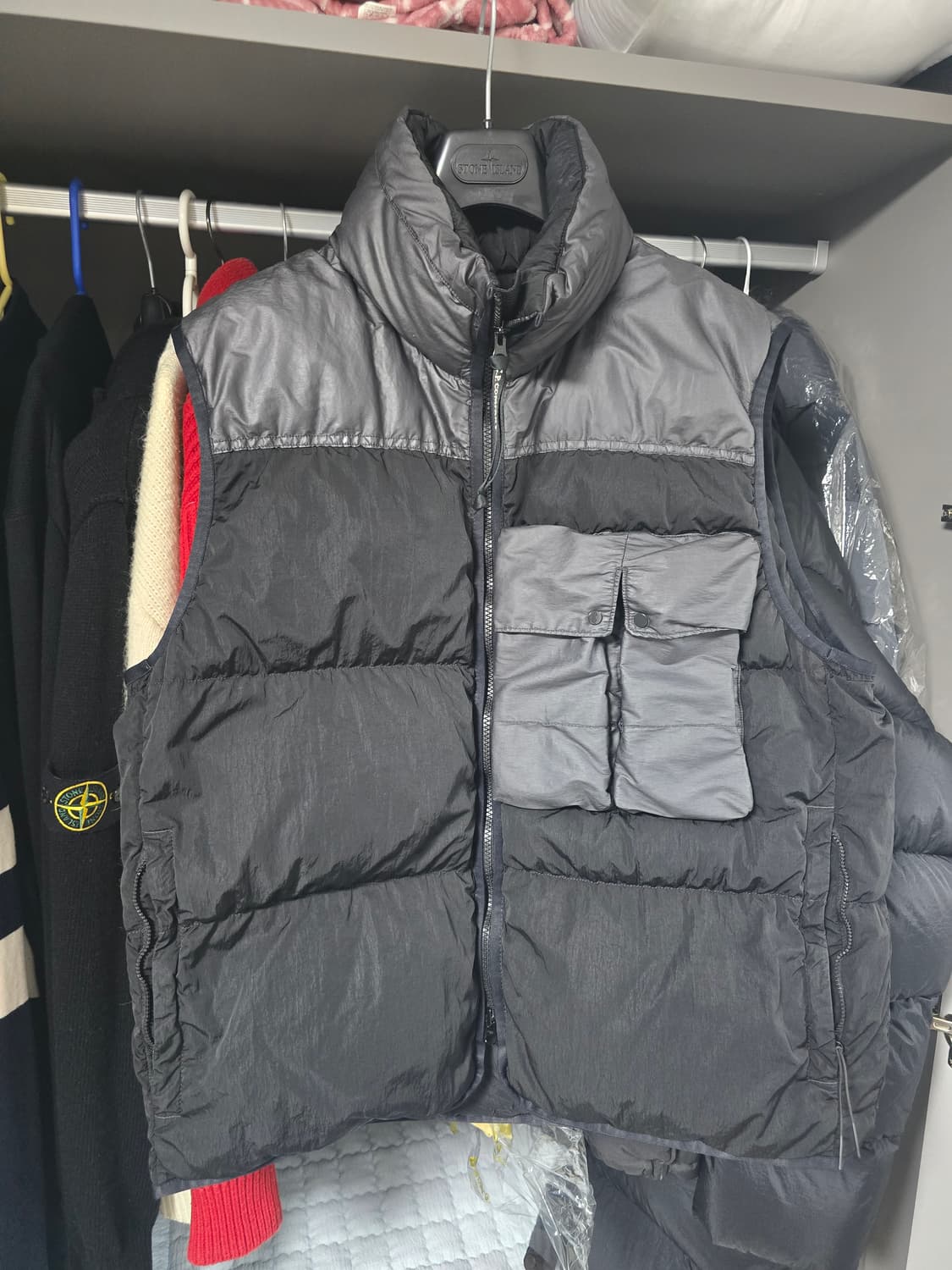 cp컴퍼니 남자 패딩조끼 상품이미지1