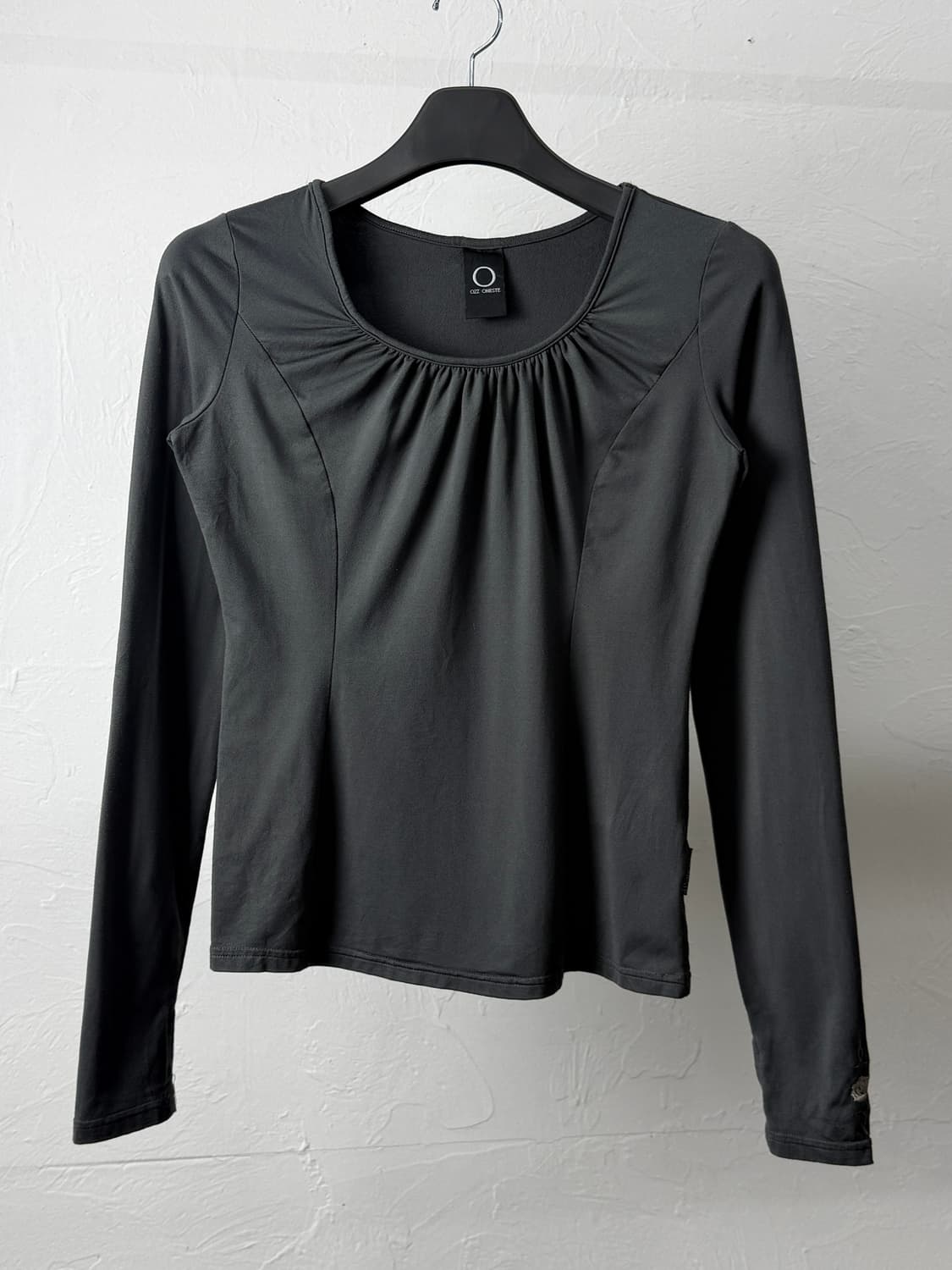 Ozz Oneste 핑거 홀 롱 슬리브 상품이미지2