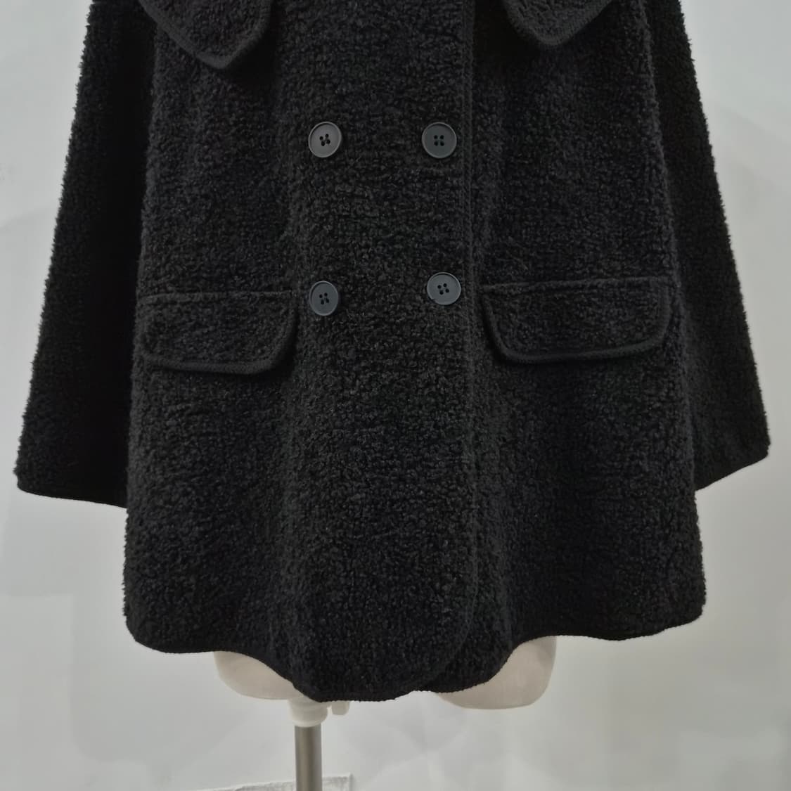 O.S.K 블랙 빅카라 더블 부클 코트 상품이미지4