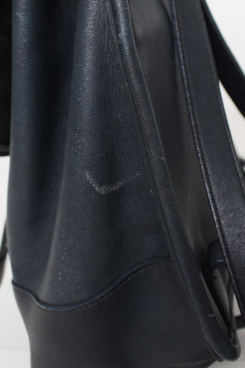 COACH Glove-Tanned Leather 상품이미지5