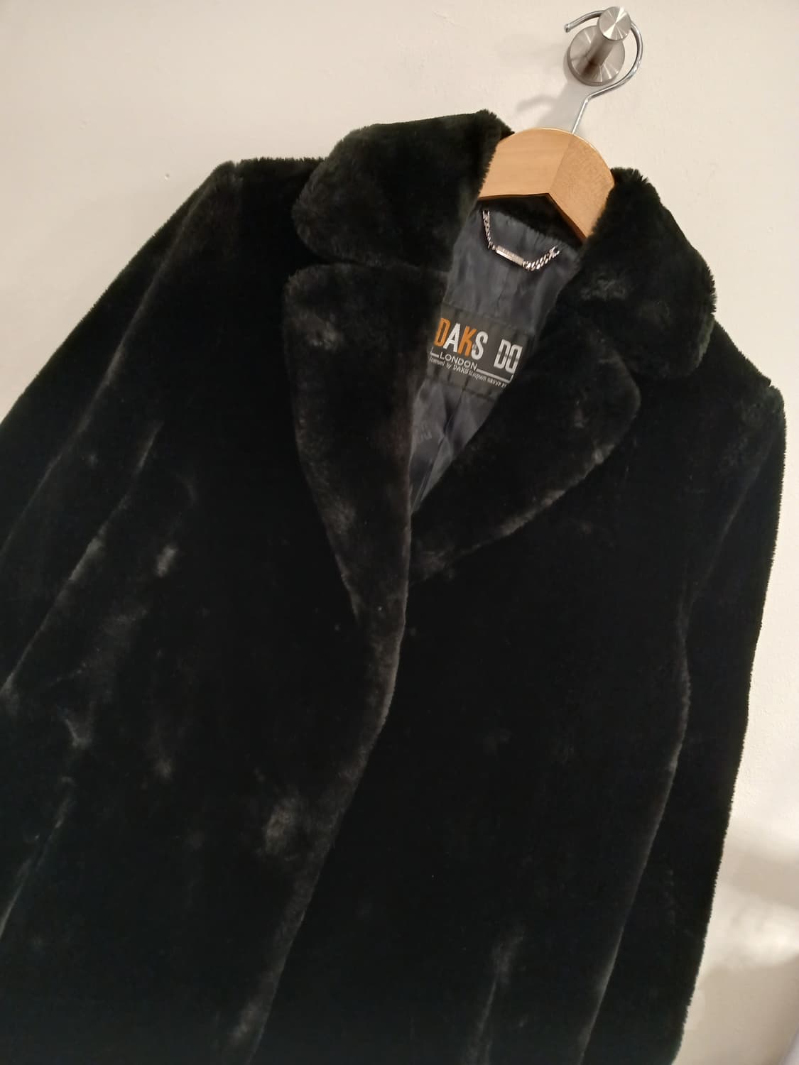 닥스 블랙퍼 코트 상품이미지4