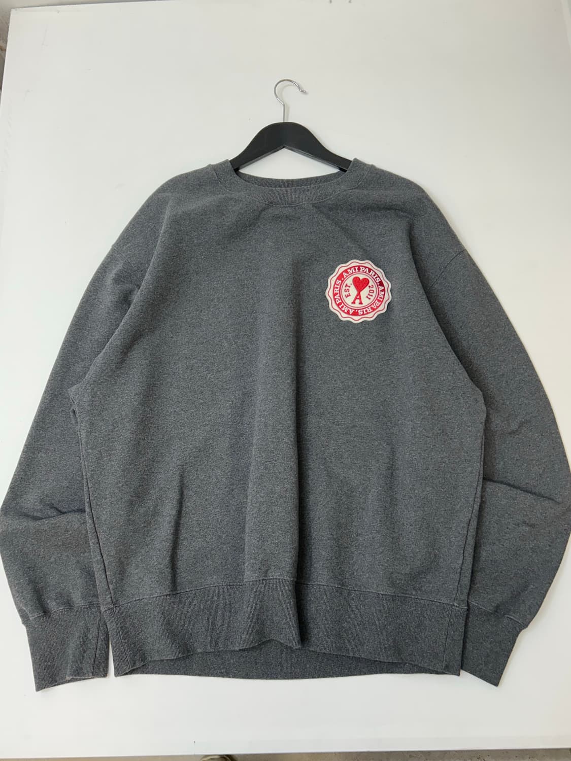 Ami 아미 하트패치 그레이 맨투맨   상품이미지2