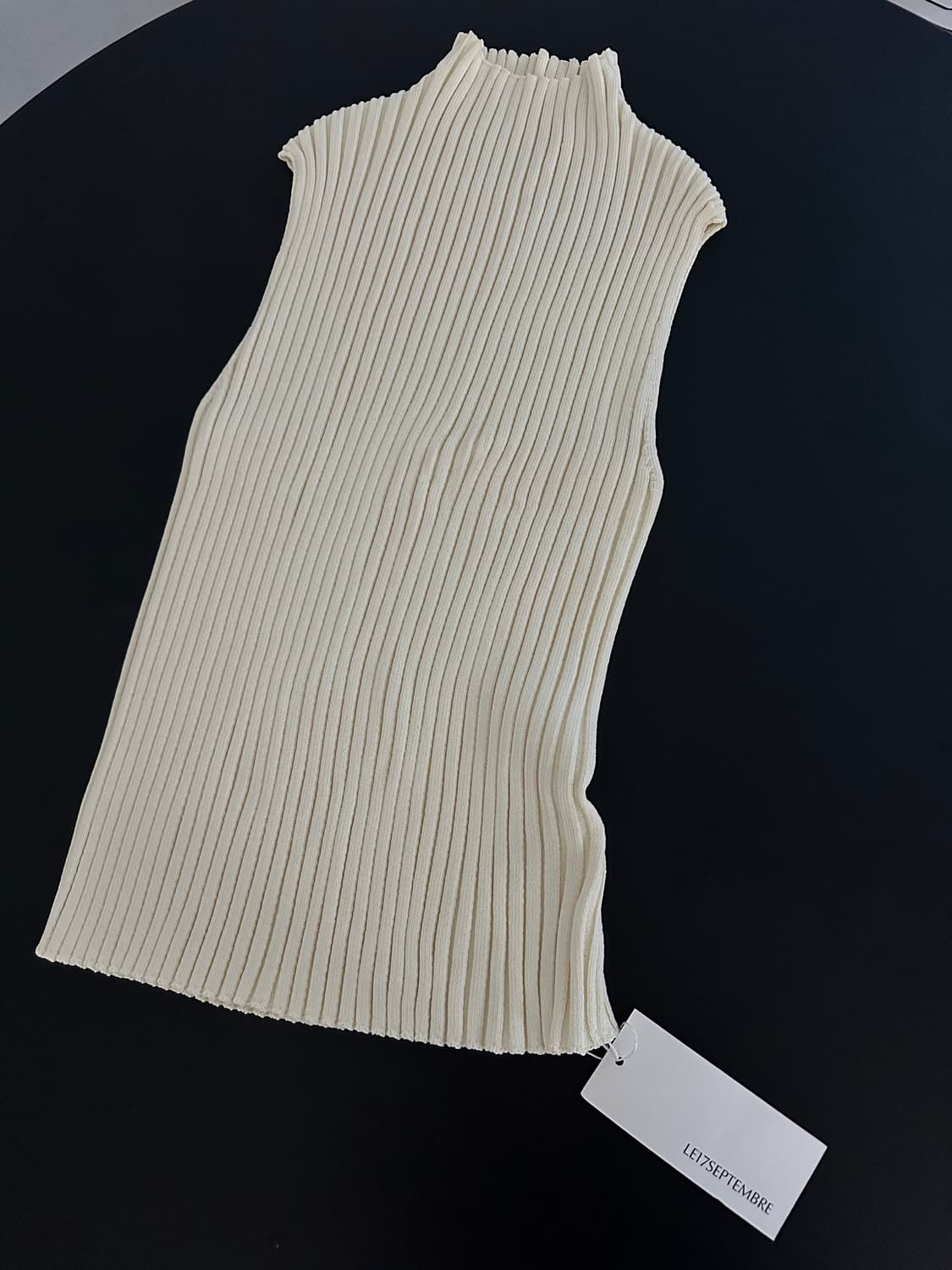 Le17 RIBBED MOCK NECK SLEEVELESS 상품이미지5