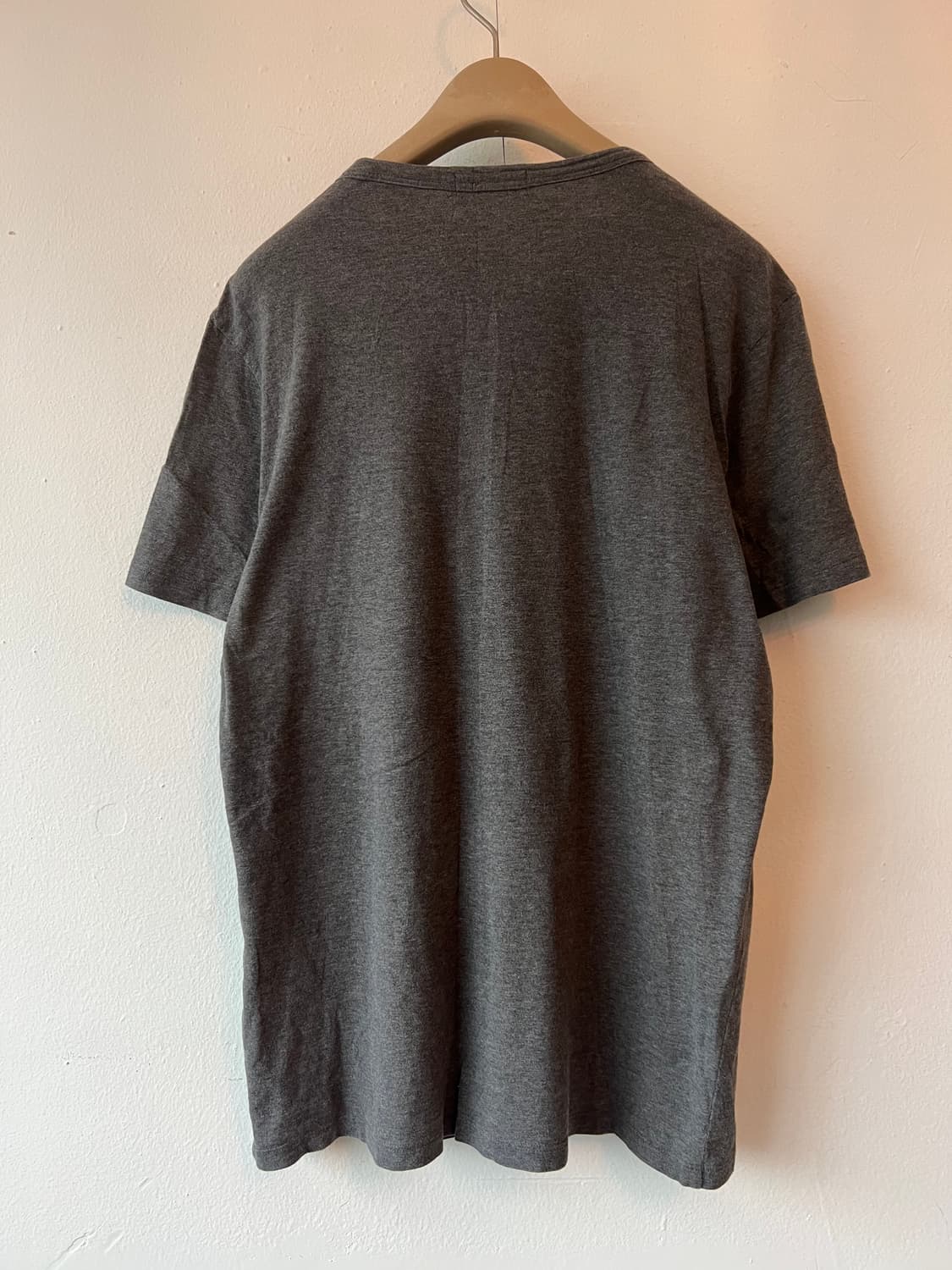 띠어리 남성 차콜그레이 코튼반팔티셔츠 라운드티셔츠 상품이미지3