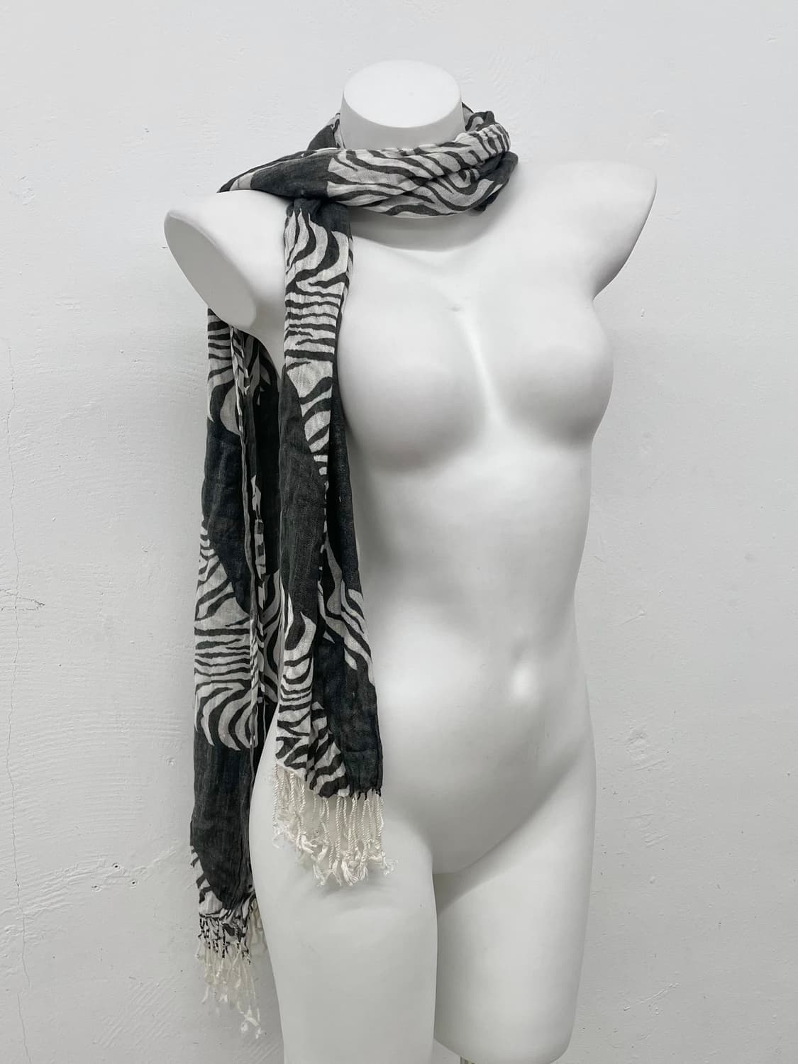 펑크 지브라 배색 머플러  상품이미지2