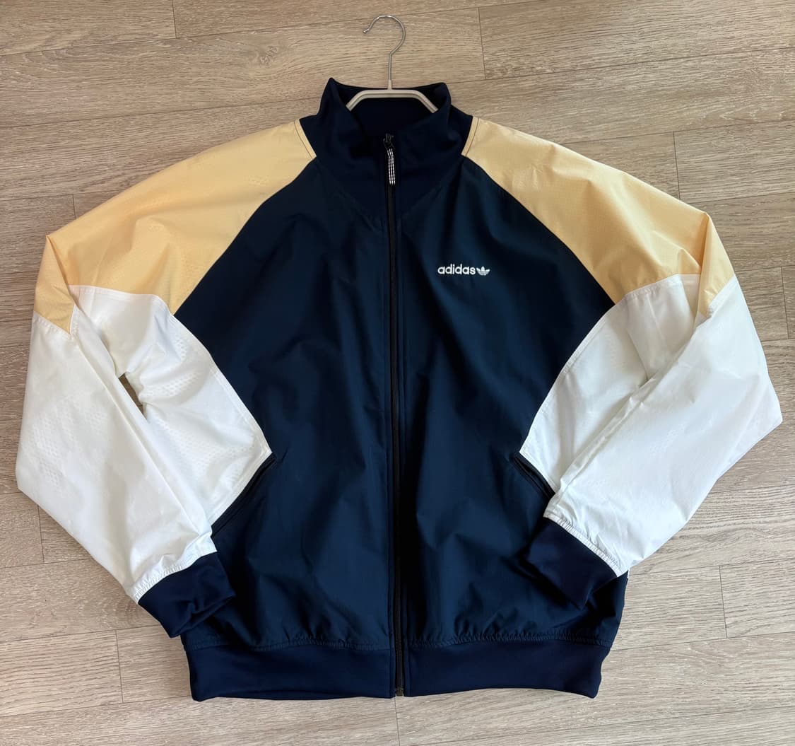 아디다스 EQT 우븐 립스톱 자켓 / NAVY (DH5147) 상품이미지1