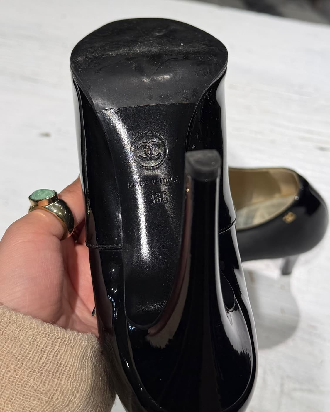 샤넬 블랙 레더 페이던트 금장 cc 로고 메리제인 펌프스 상품이미지7