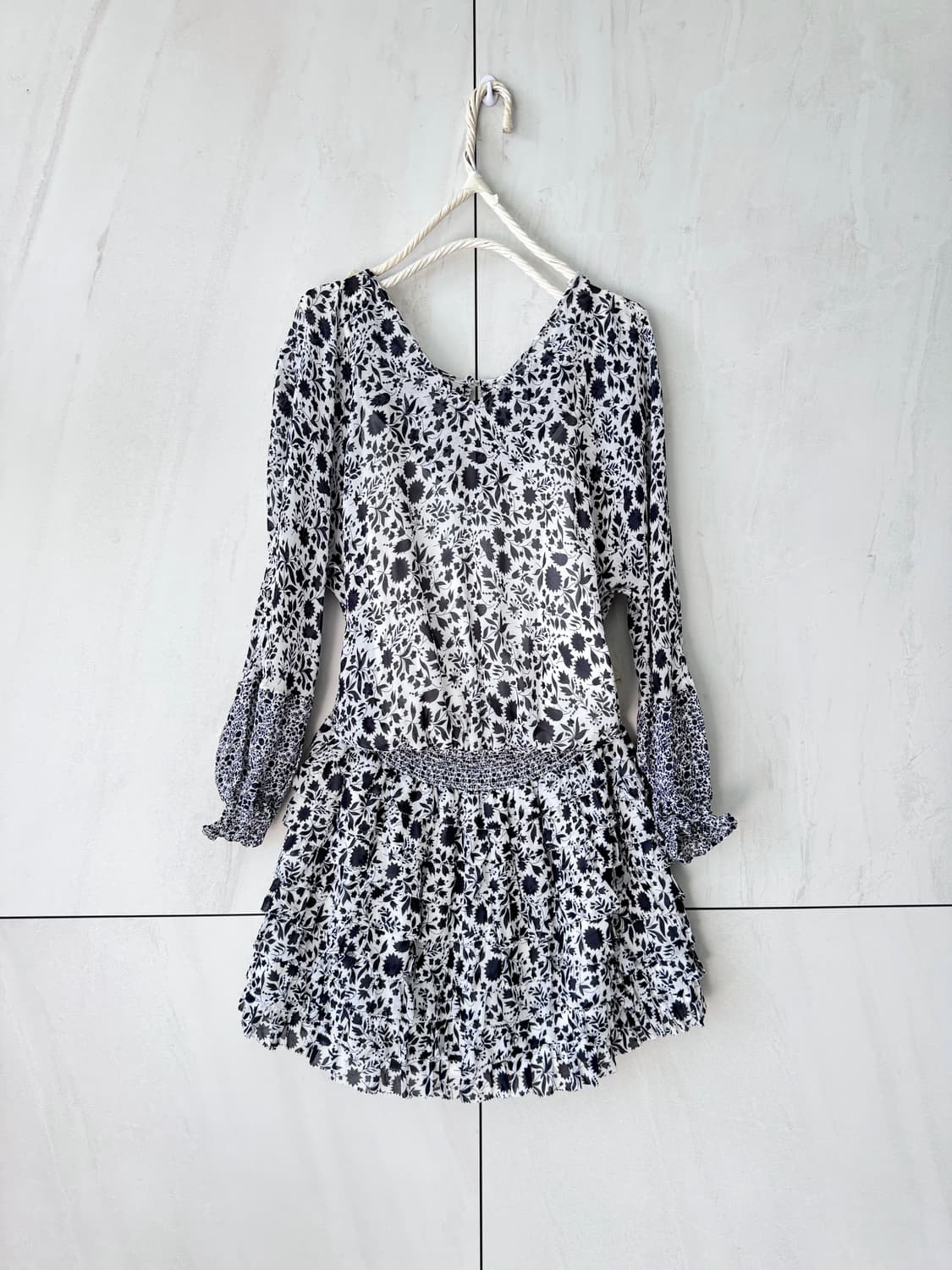 리퍼브 제품 뉴욕에서 구입REBECCAMINKOFF 플라워 패턴 미니 원 상품이미지1