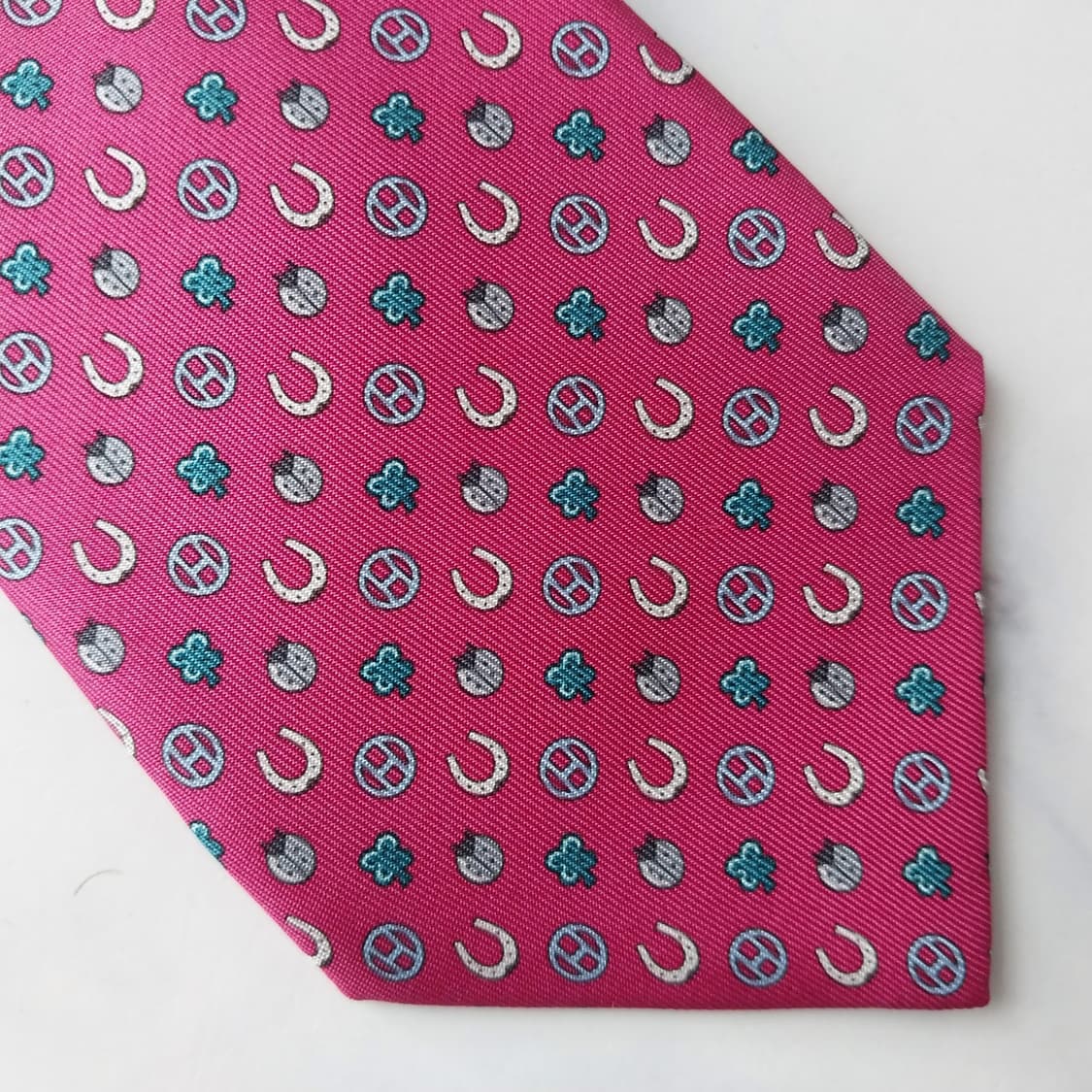 에르메스 실크 핑크 패턴 넥타이 8.4cm A+등급 K1685
 상품이미지9